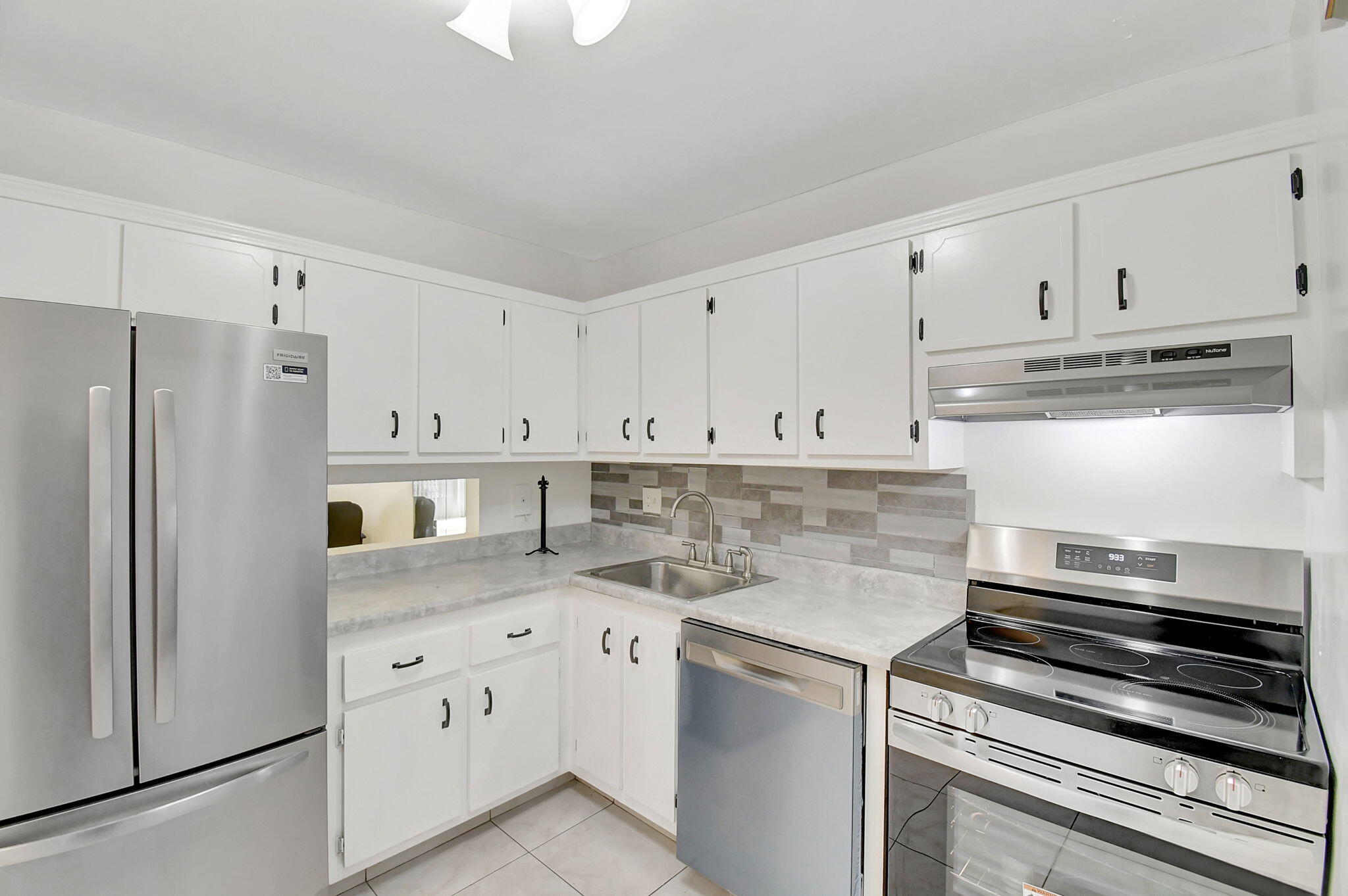 Lauderdale Oaks - Residential