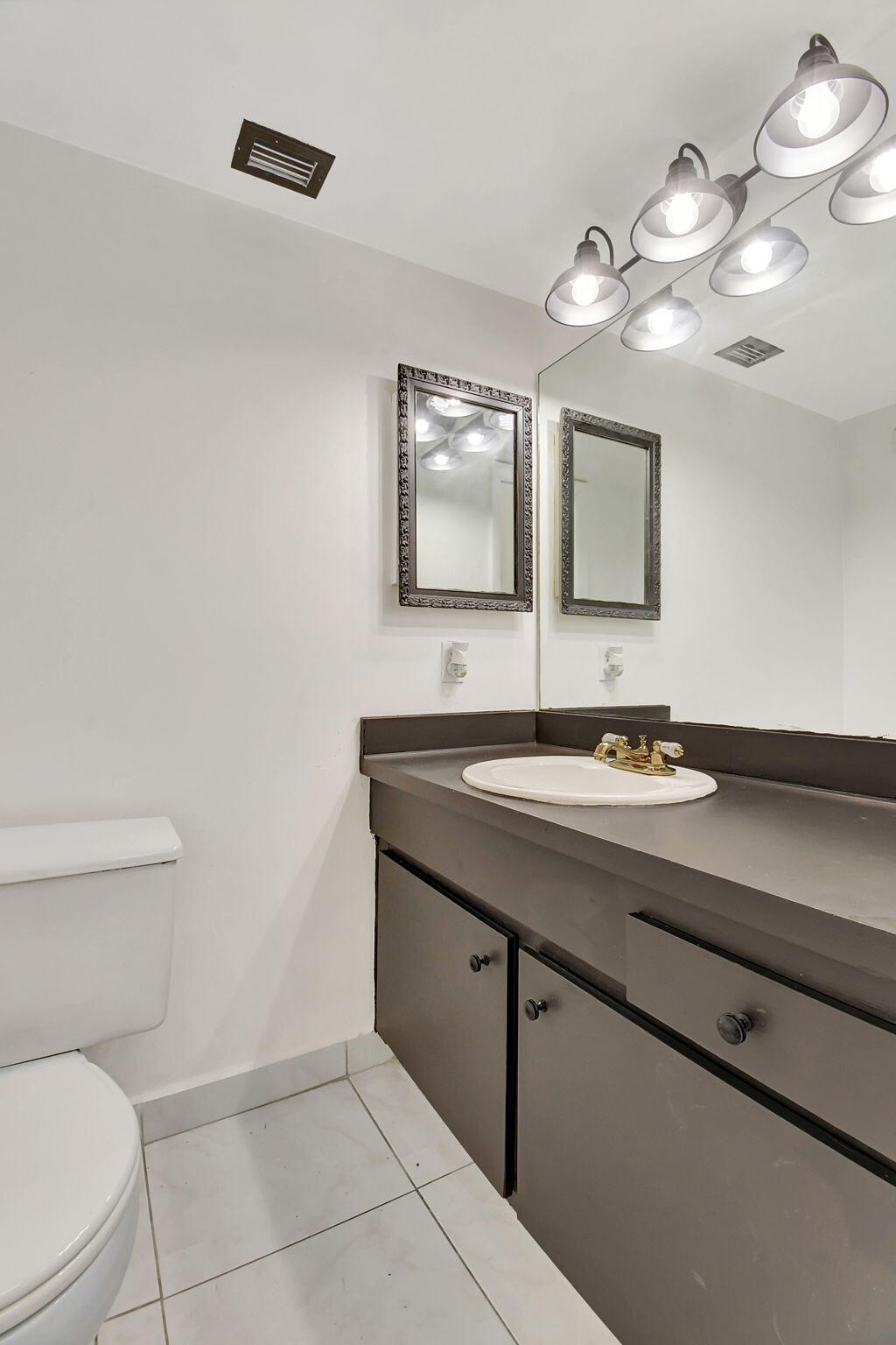 Lauderdale Oaks - Residential