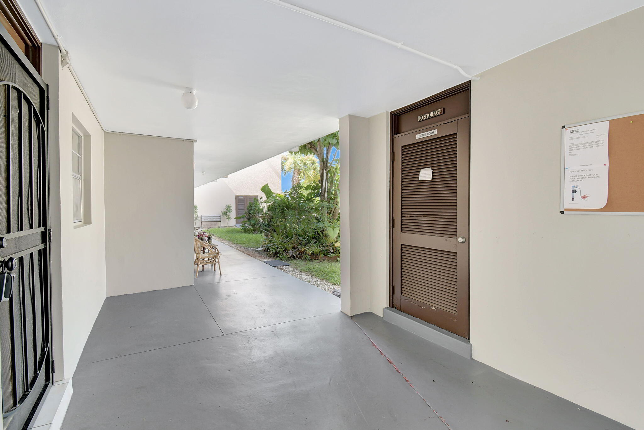 Lauderdale Oaks - Residential
