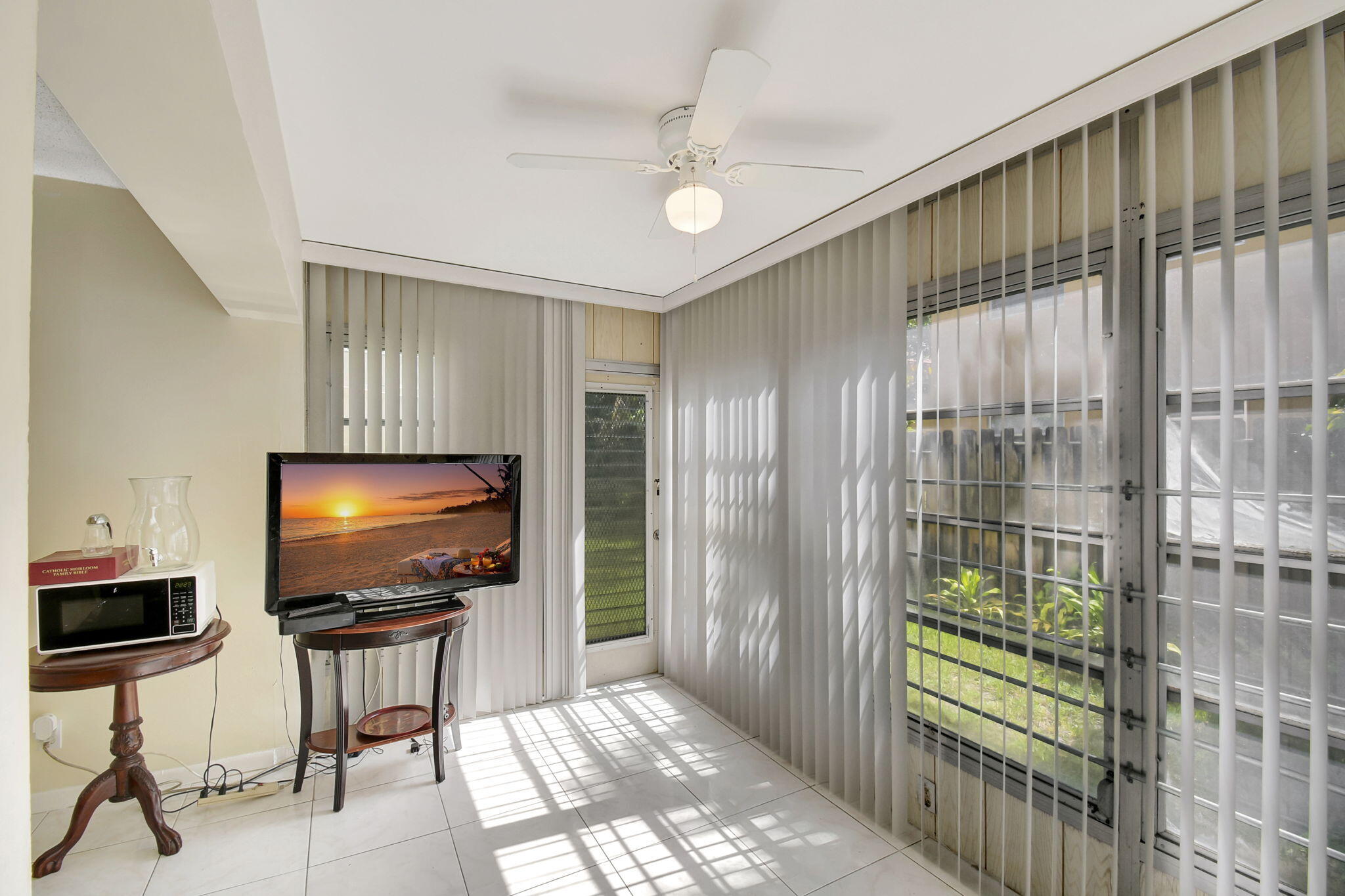 Lauderdale Oaks - Residential