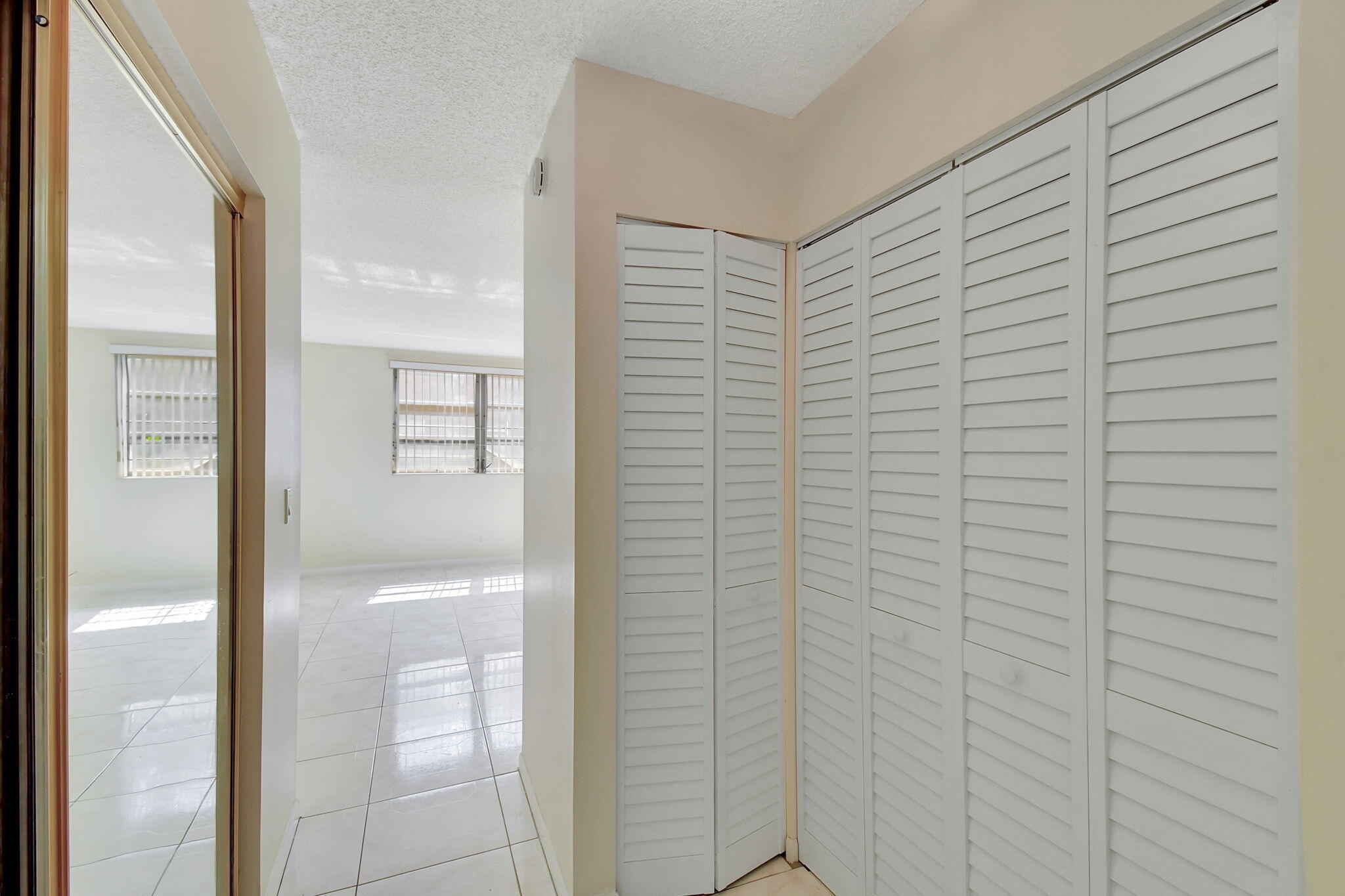 Lauderdale Oaks - Residential