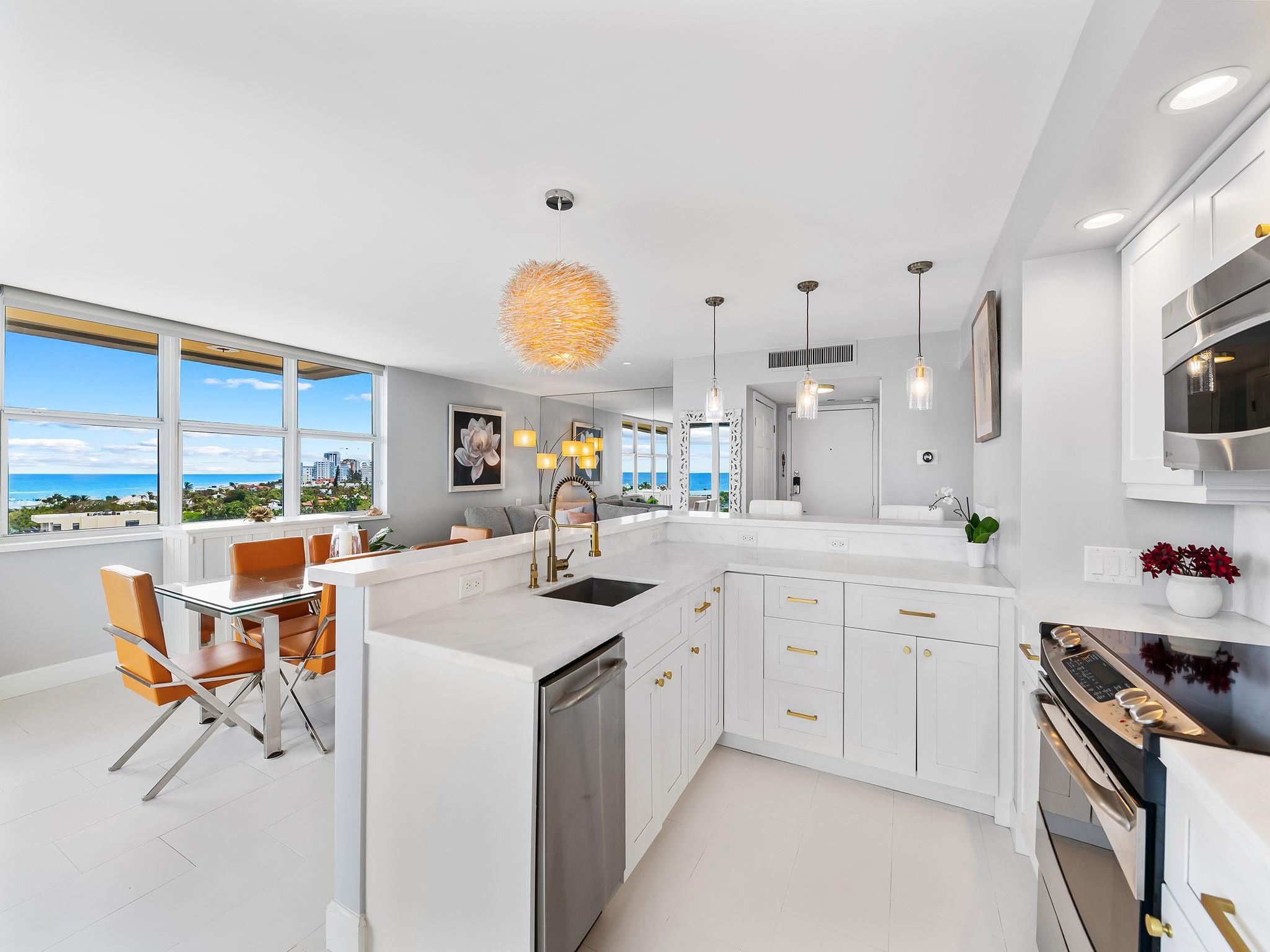 HILLSBORO LIGHT TOWERS - Residential