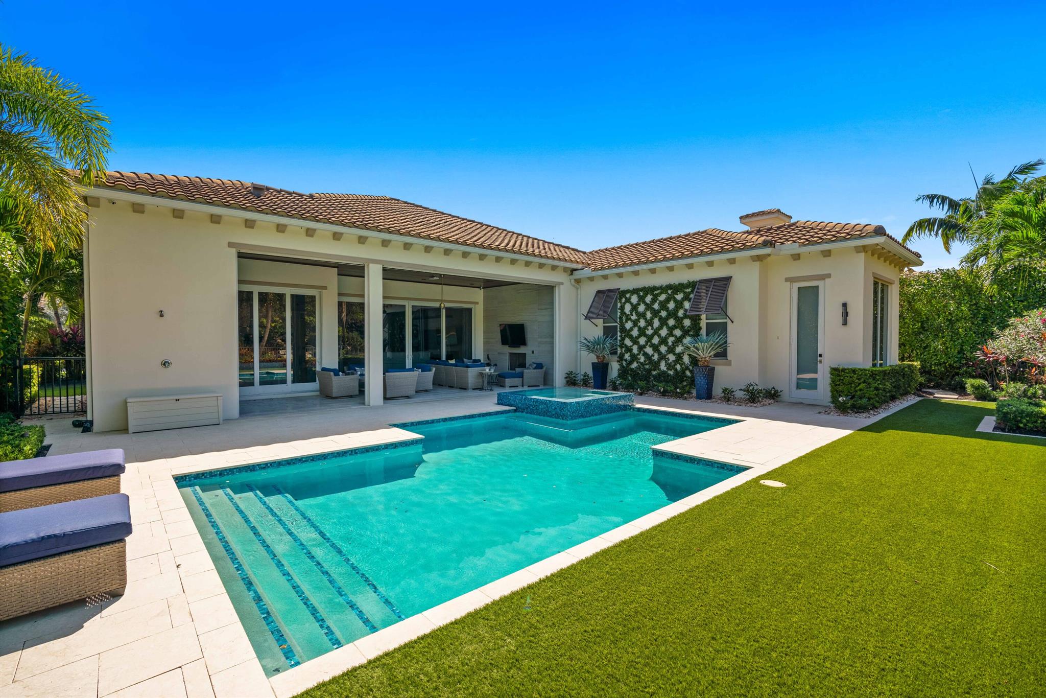 OLD PALM 2 - Residential