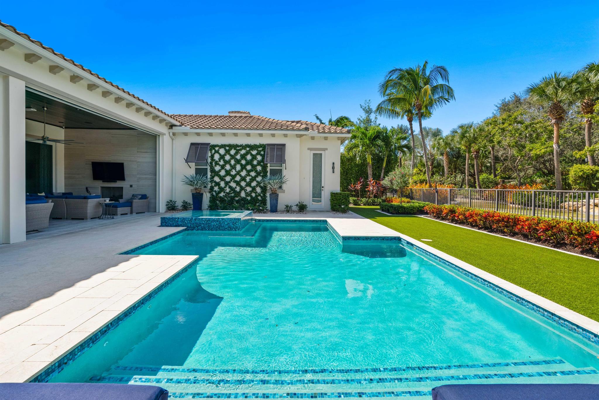 OLD PALM 2 - Residential