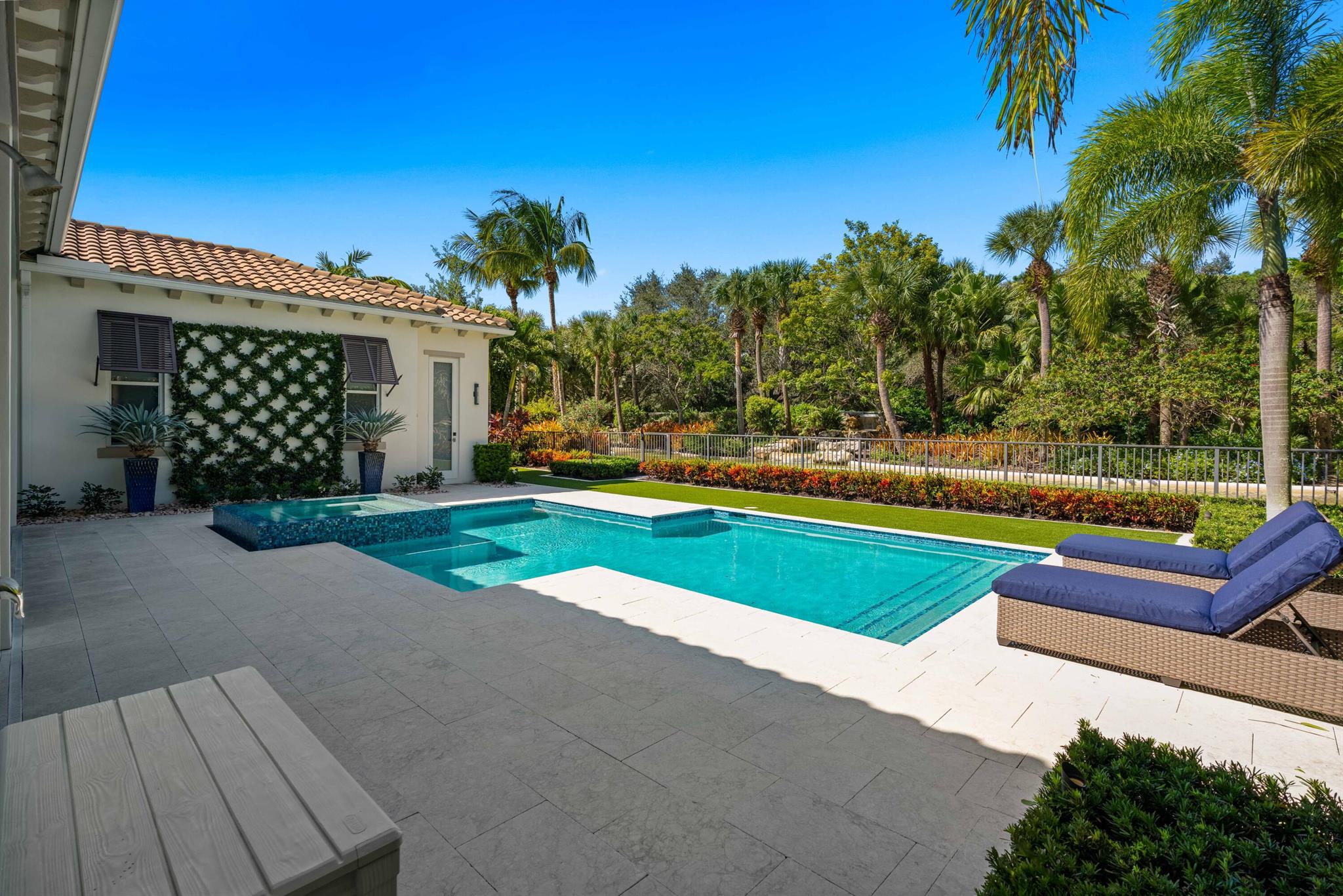 OLD PALM 2 - Residential