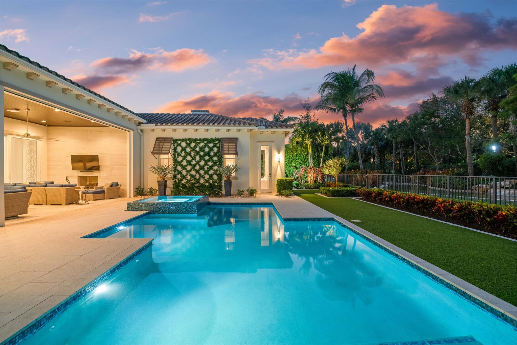 OLD PALM 2 - Residential