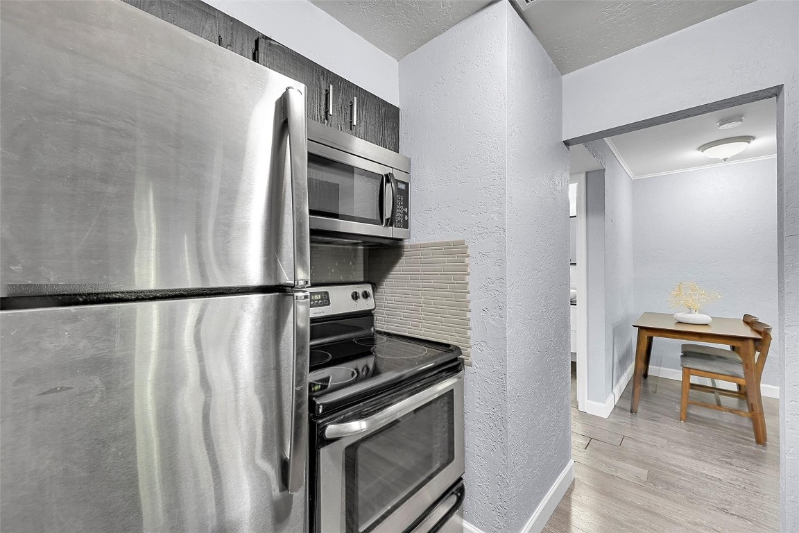 HEMINGWAY AT SAILBOAT - Residential Lease