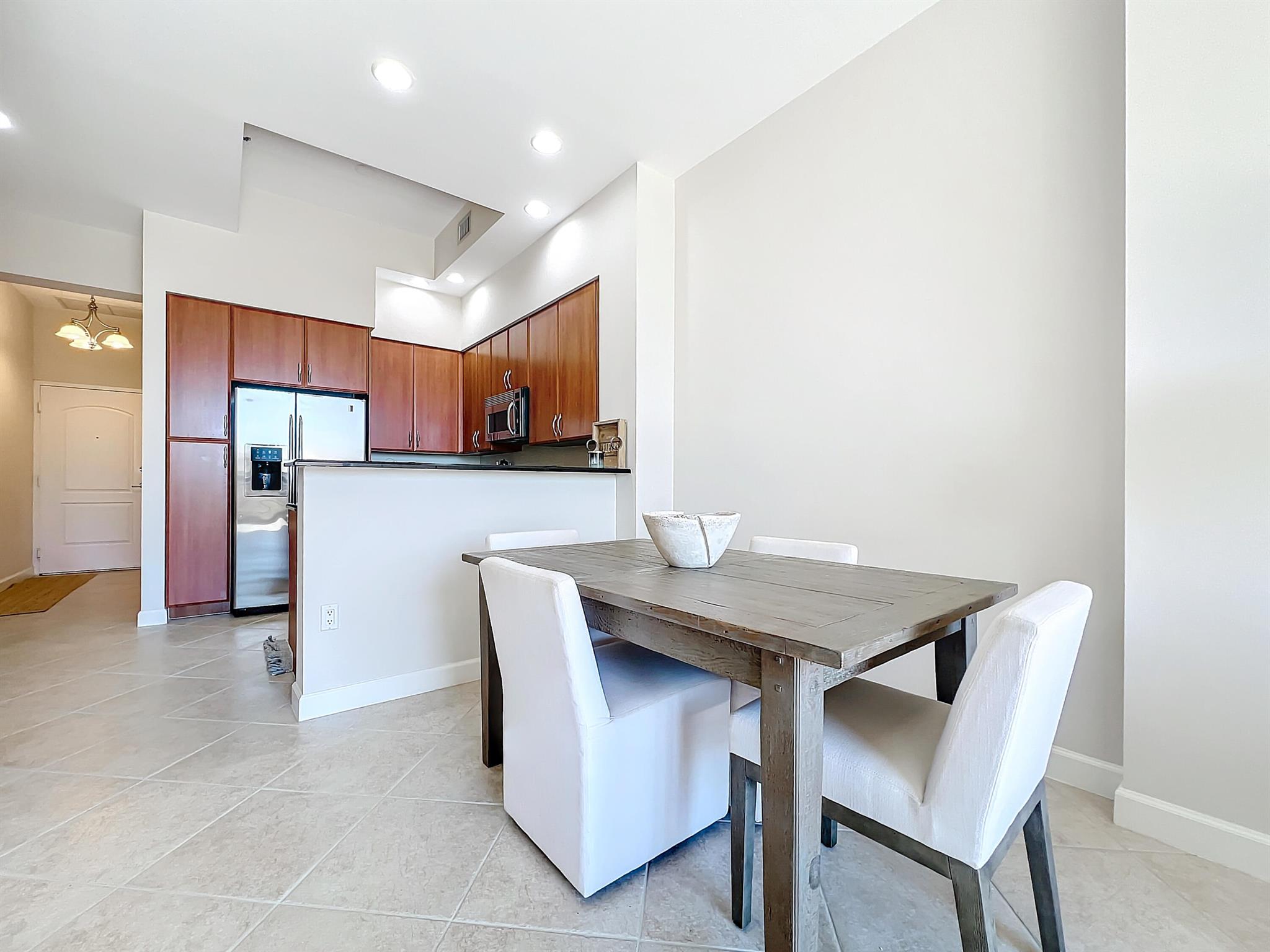 801 S Olive Avenue 413