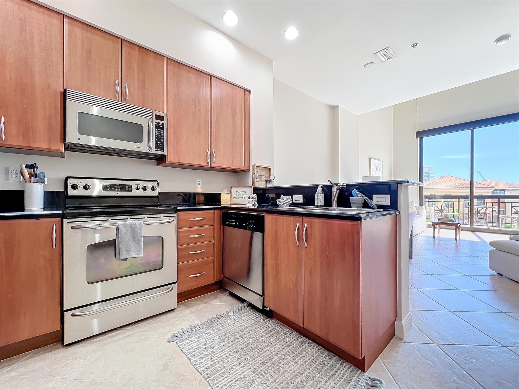 801 S Olive Avenue 413