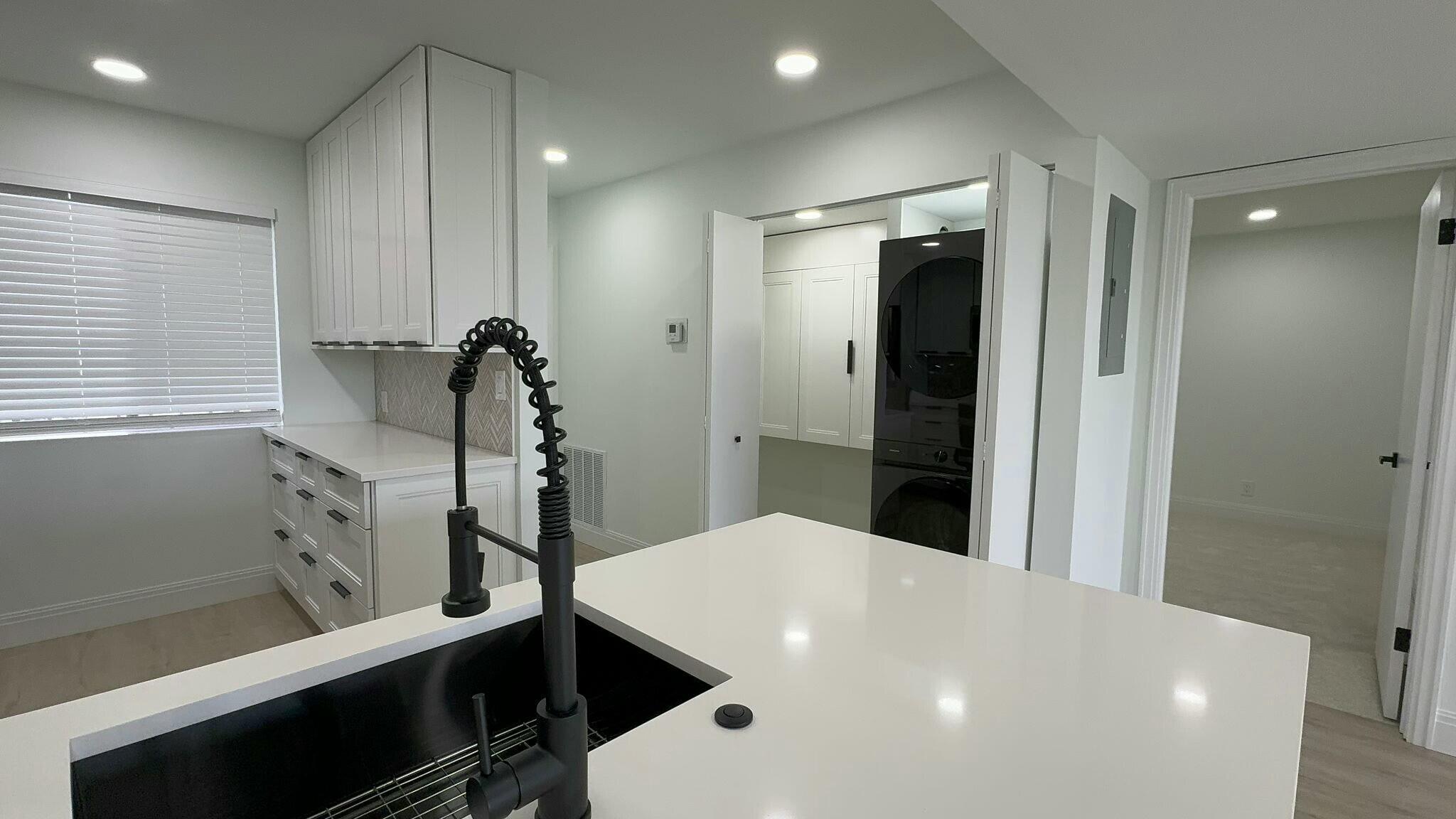 4483 Luxemburg 201 Court 201