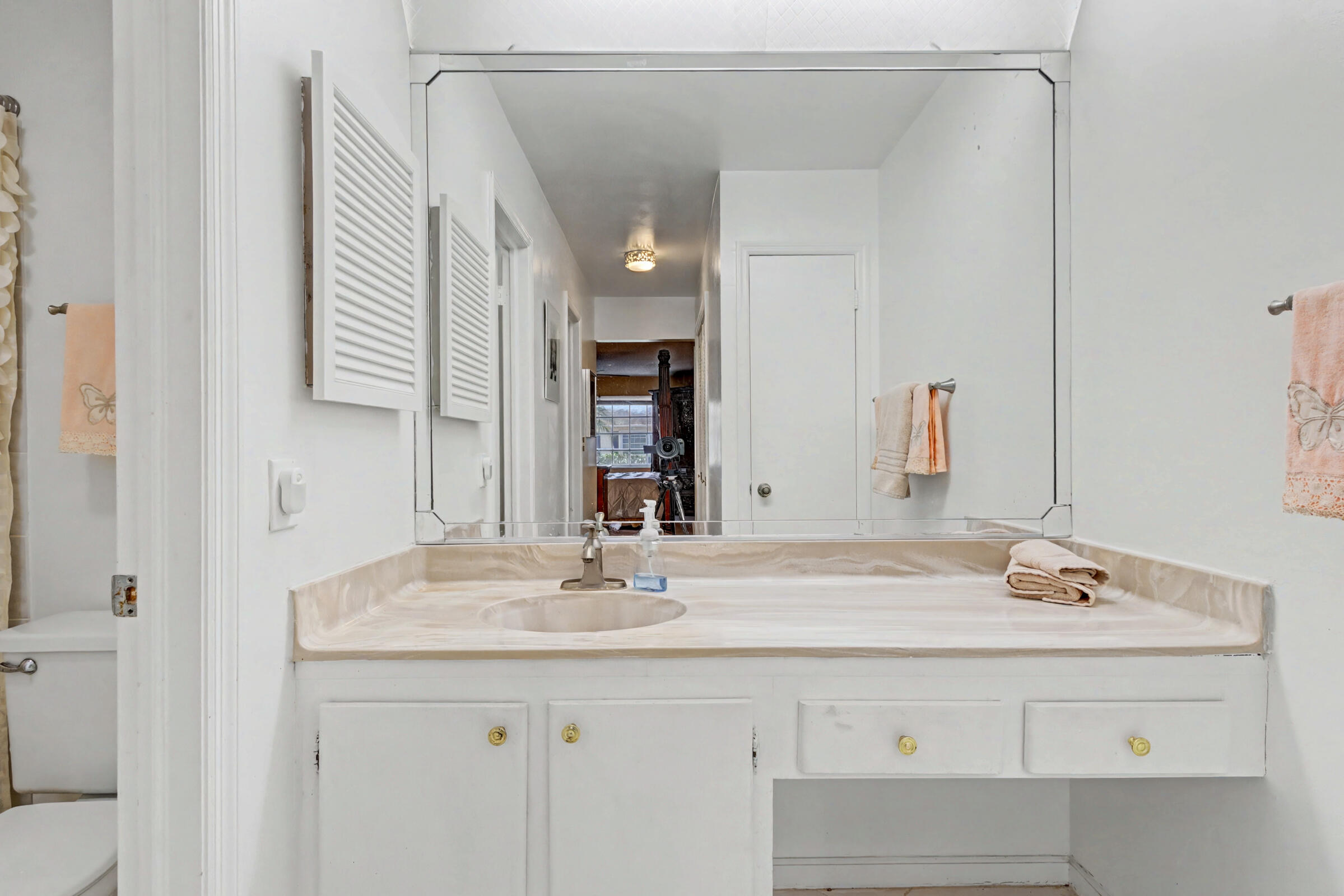 LIMETREE CONDO - Residential