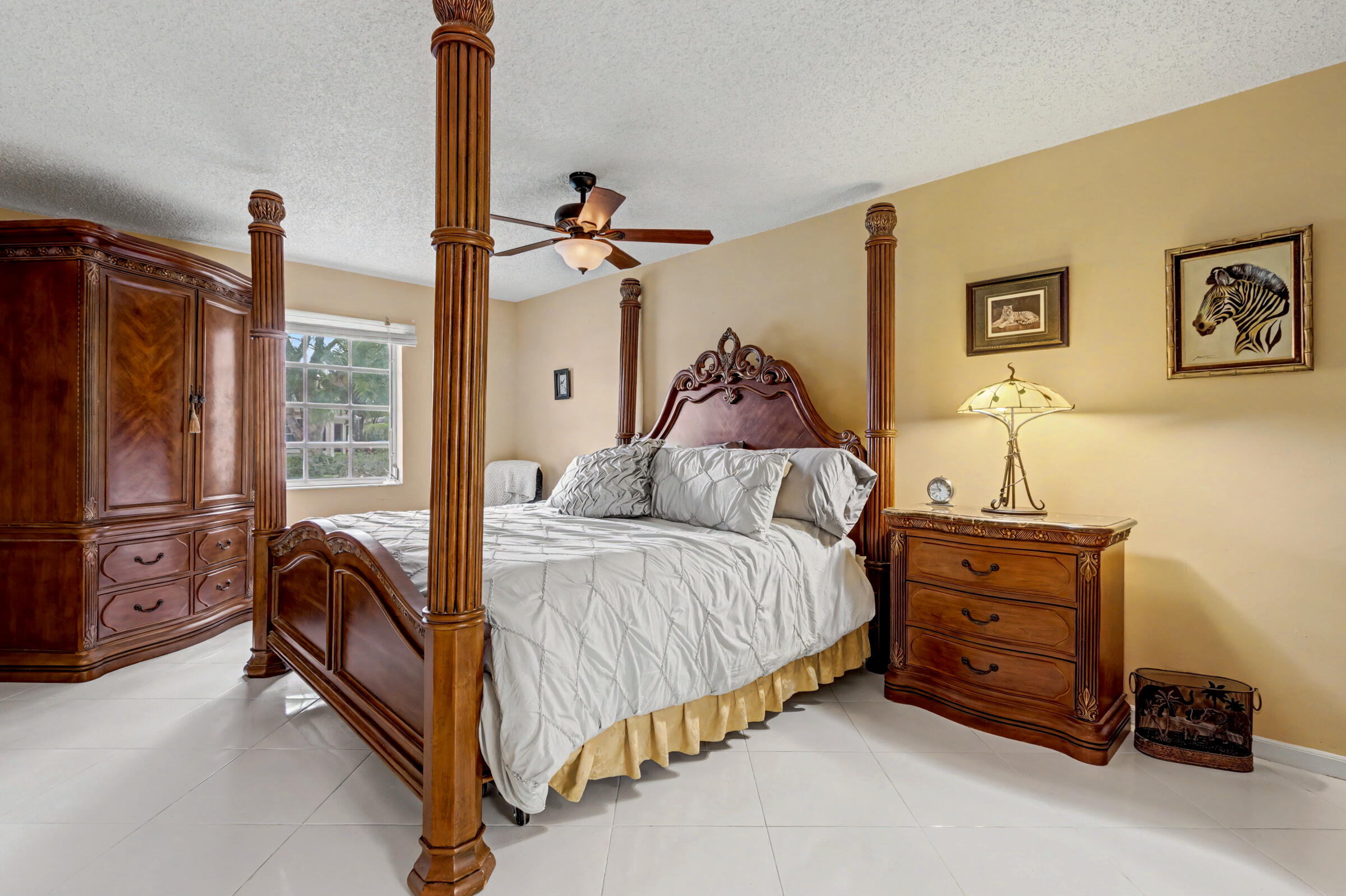 LIMETREE CONDO - Residential