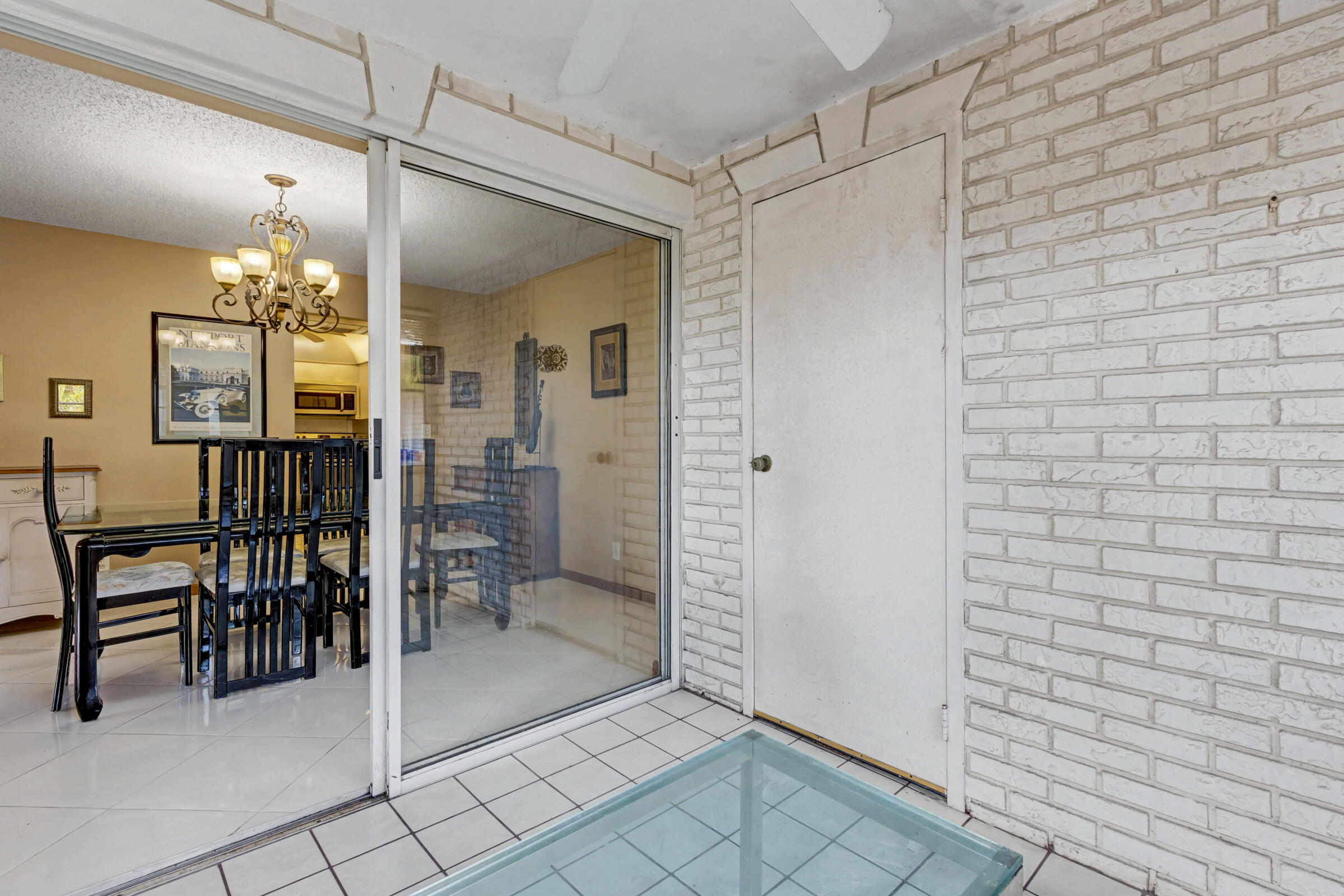 LIMETREE CONDO - Residential