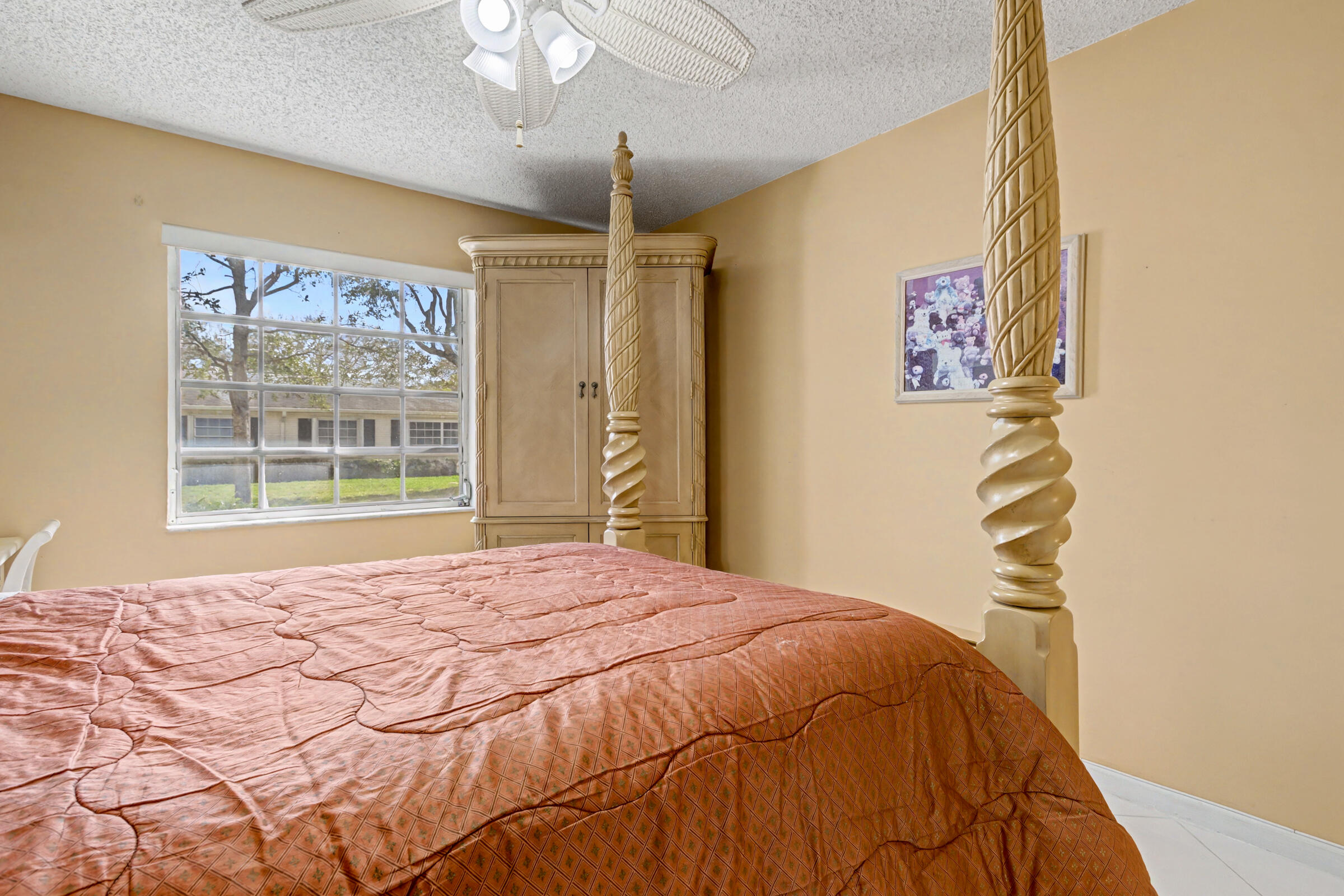 LIMETREE CONDO - Residential