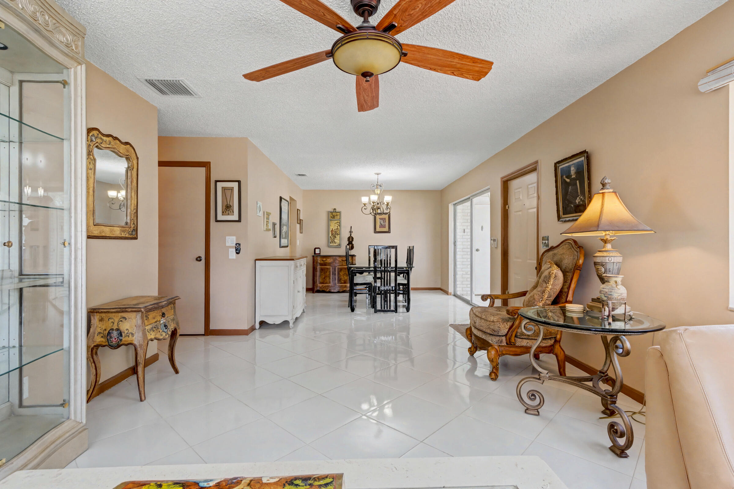 LIMETREE CONDO - Residential