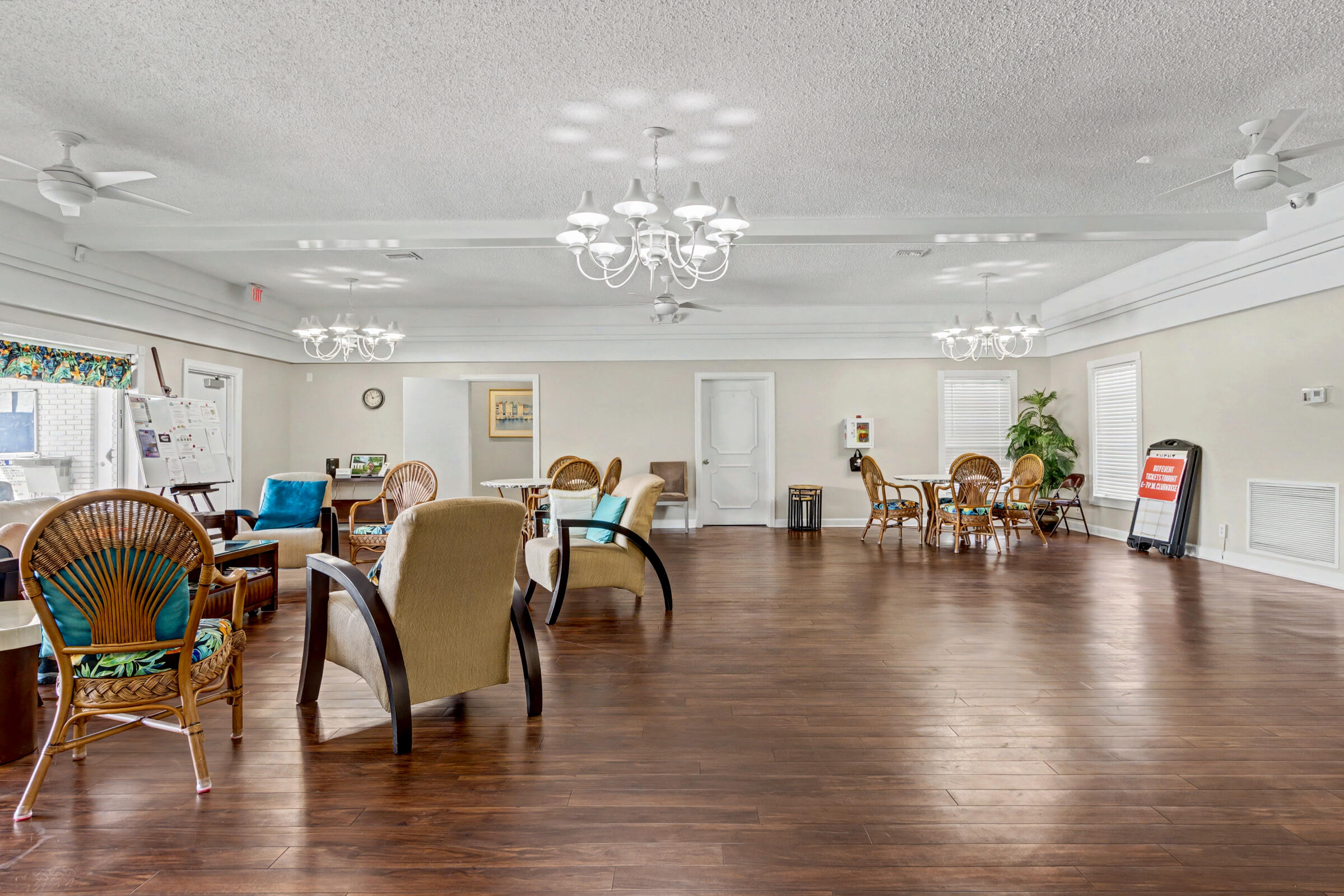 LIMETREE CONDO - Residential