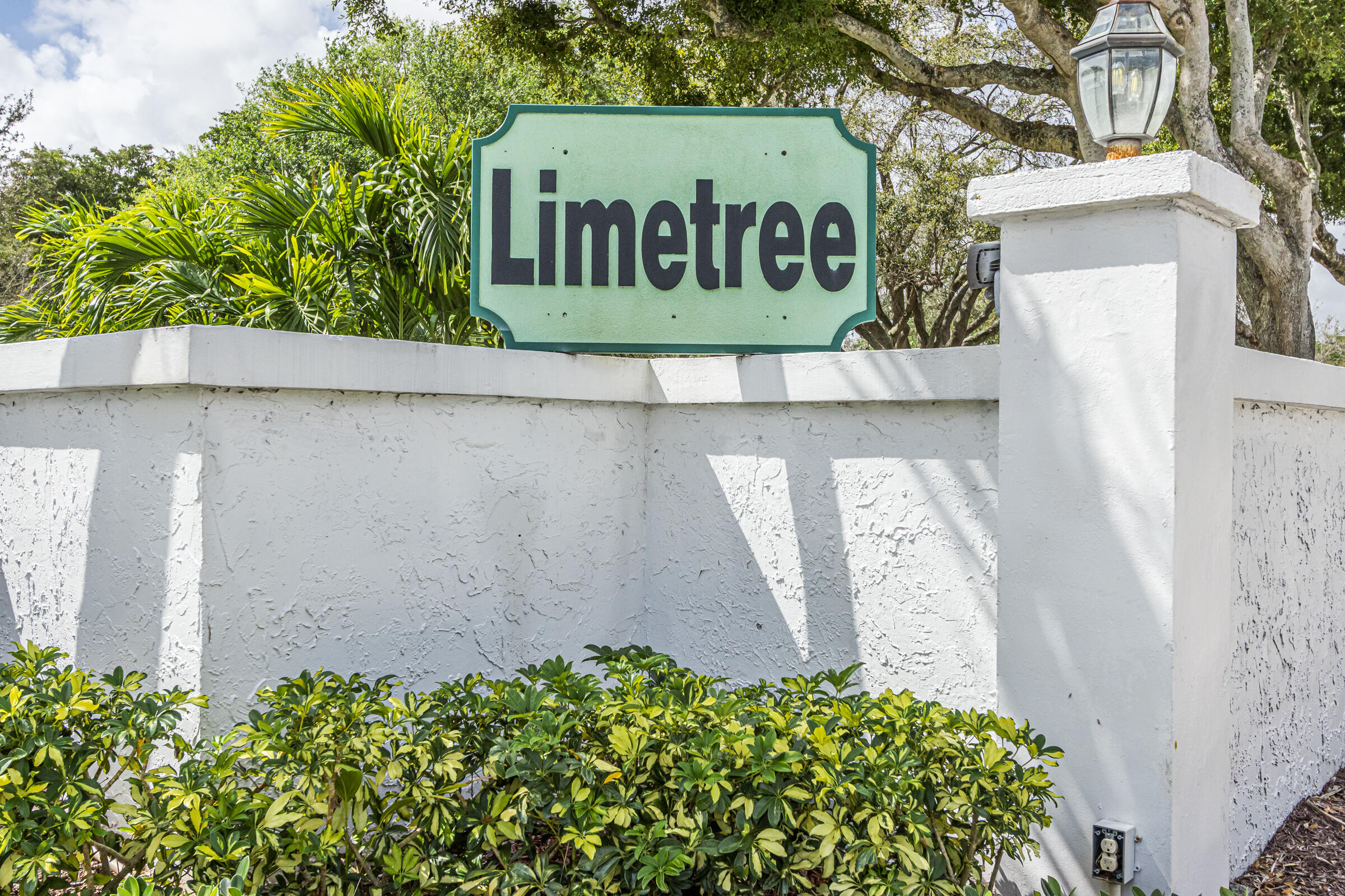 LIMETREE CONDO - Residential