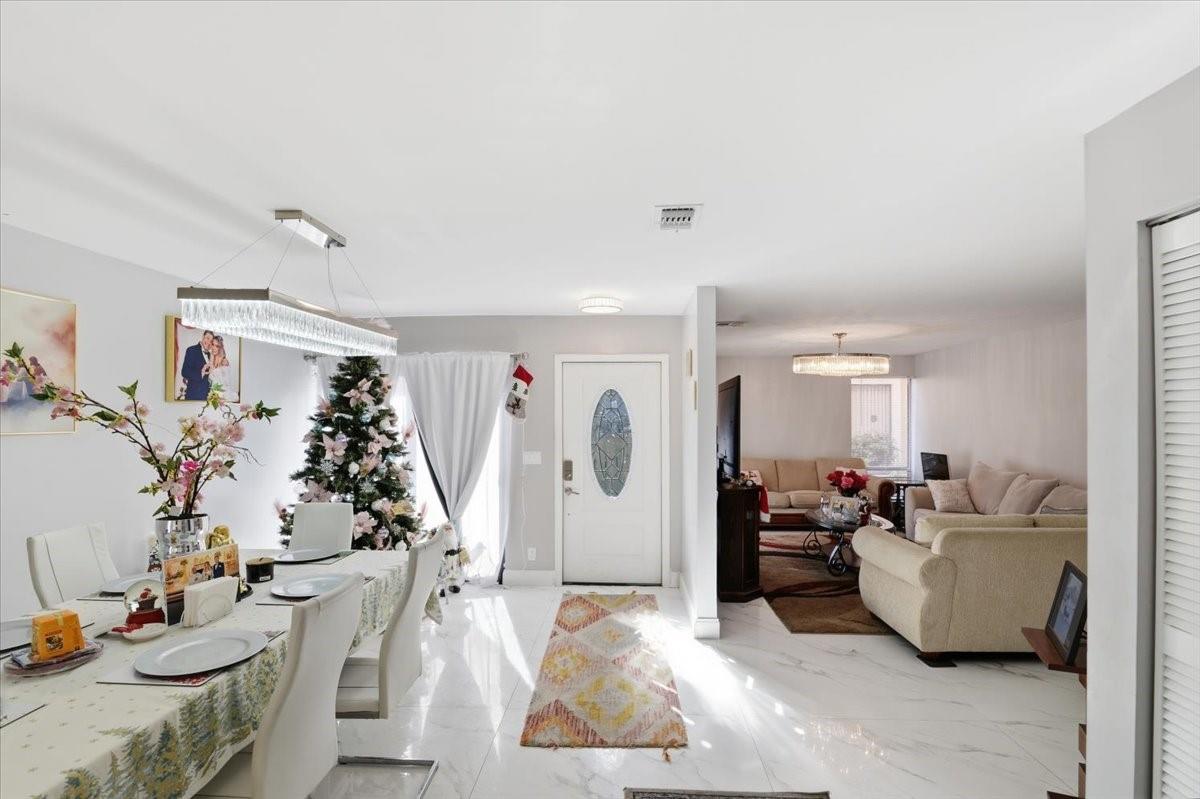 Woodlake Village Twnhms C - Residential Lease