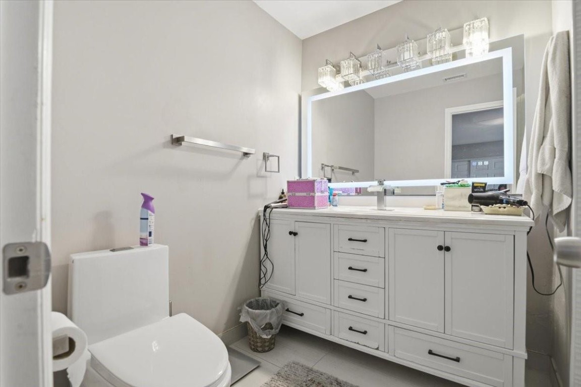 Woodlake Village Twnhms C - Residential Lease