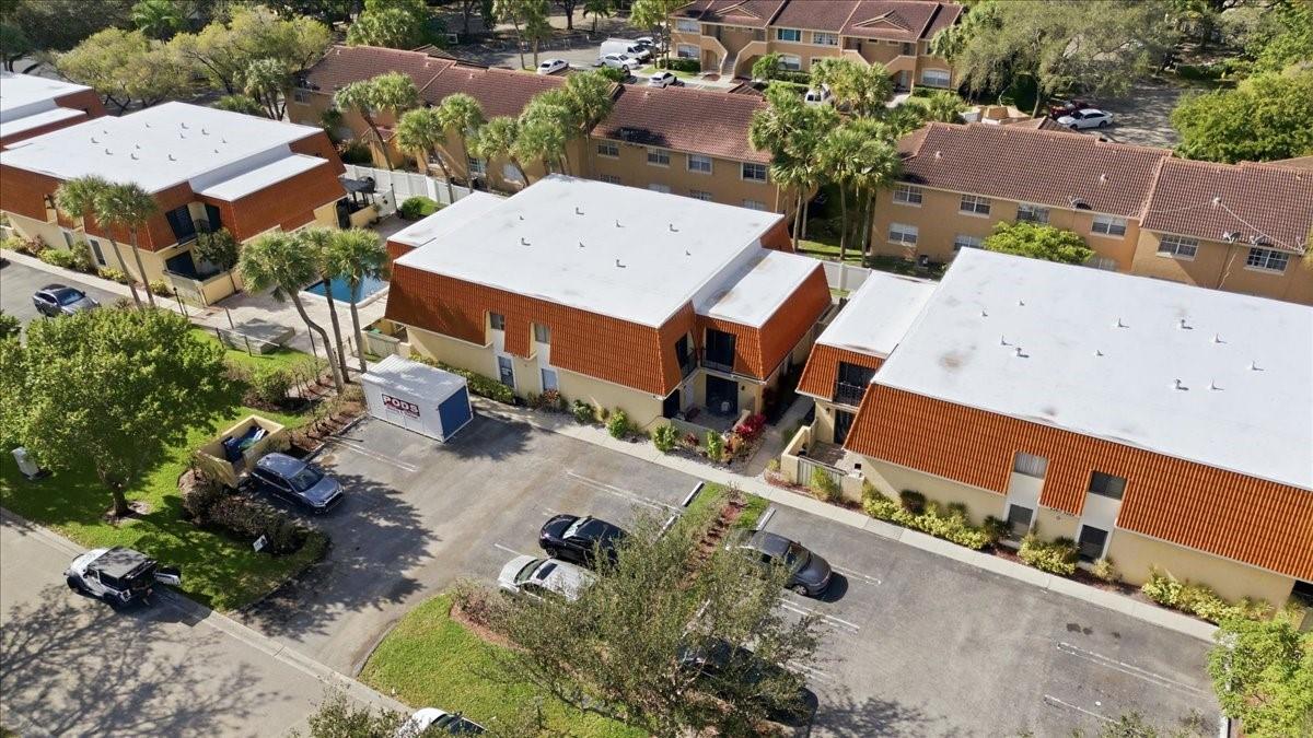 Woodlake Village Twnhms C - Residential Lease