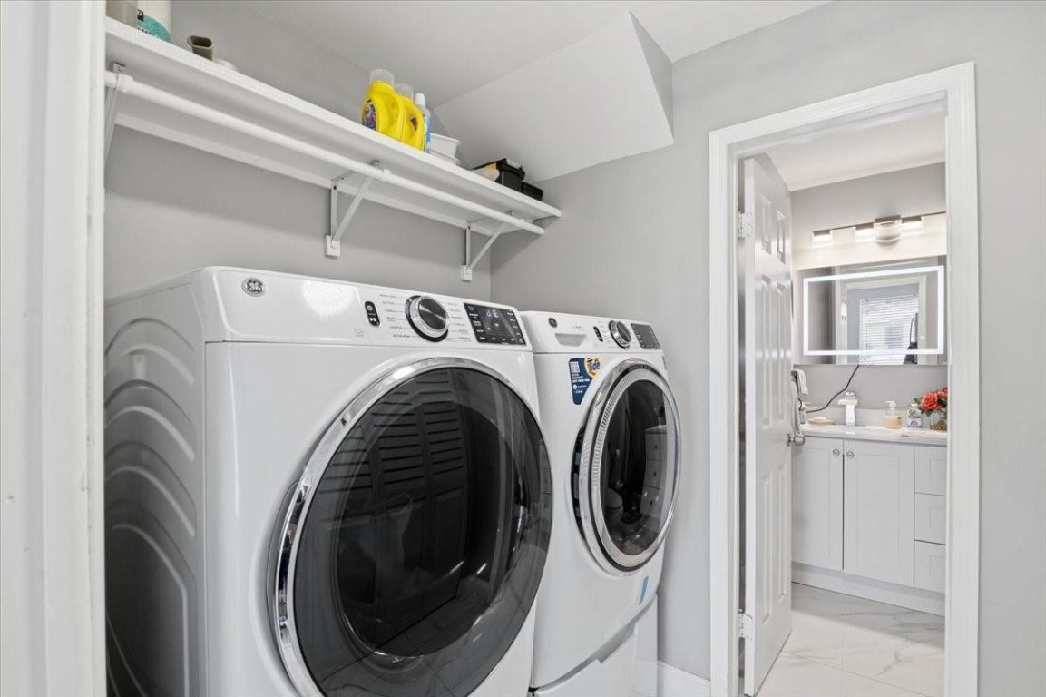 Woodlake Village Twnhms C - Residential Lease