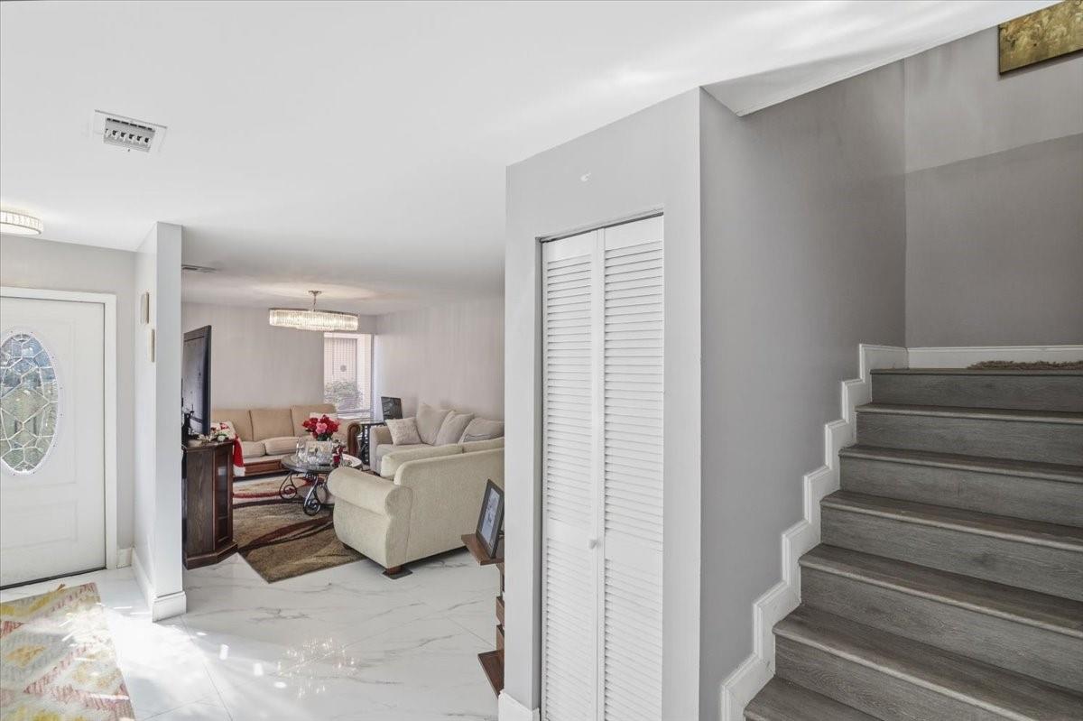 Woodlake Village Twnhms C - Residential Lease