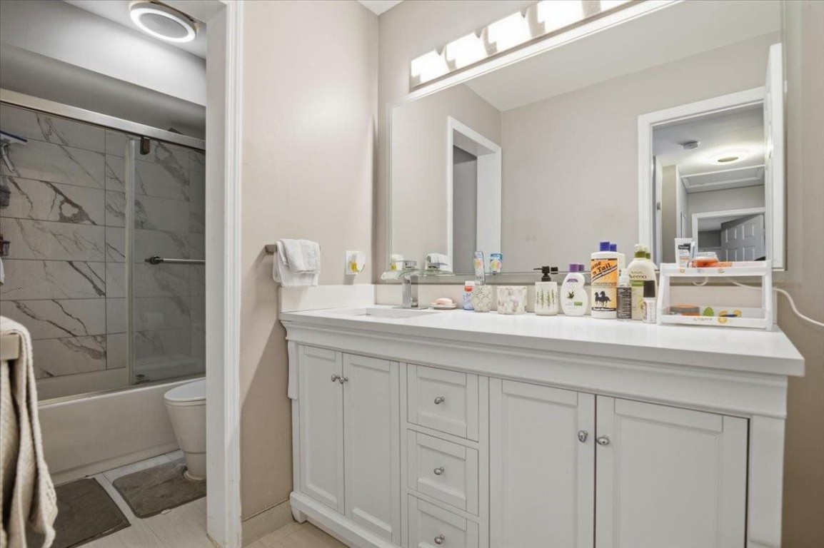 Woodlake Village Twnhms C - Residential Lease