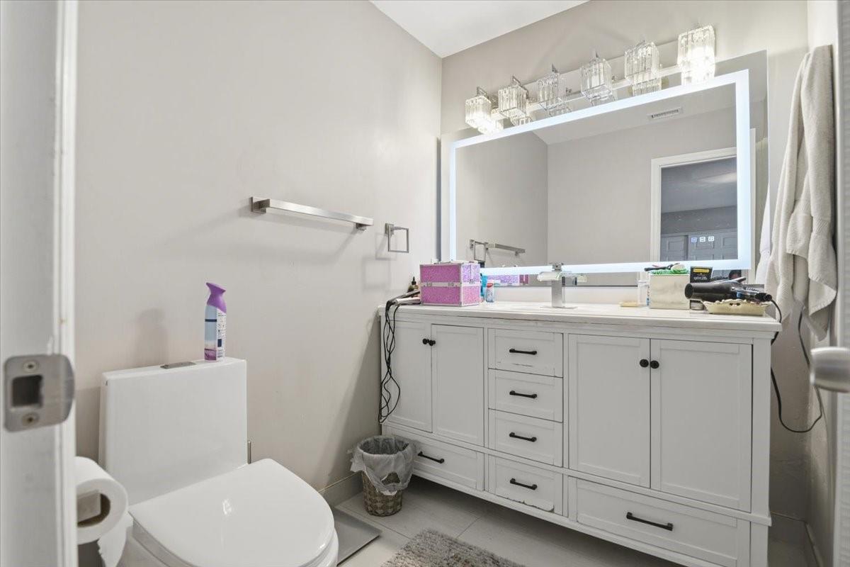 Woodlake Village Twnhms C - Residential Lease