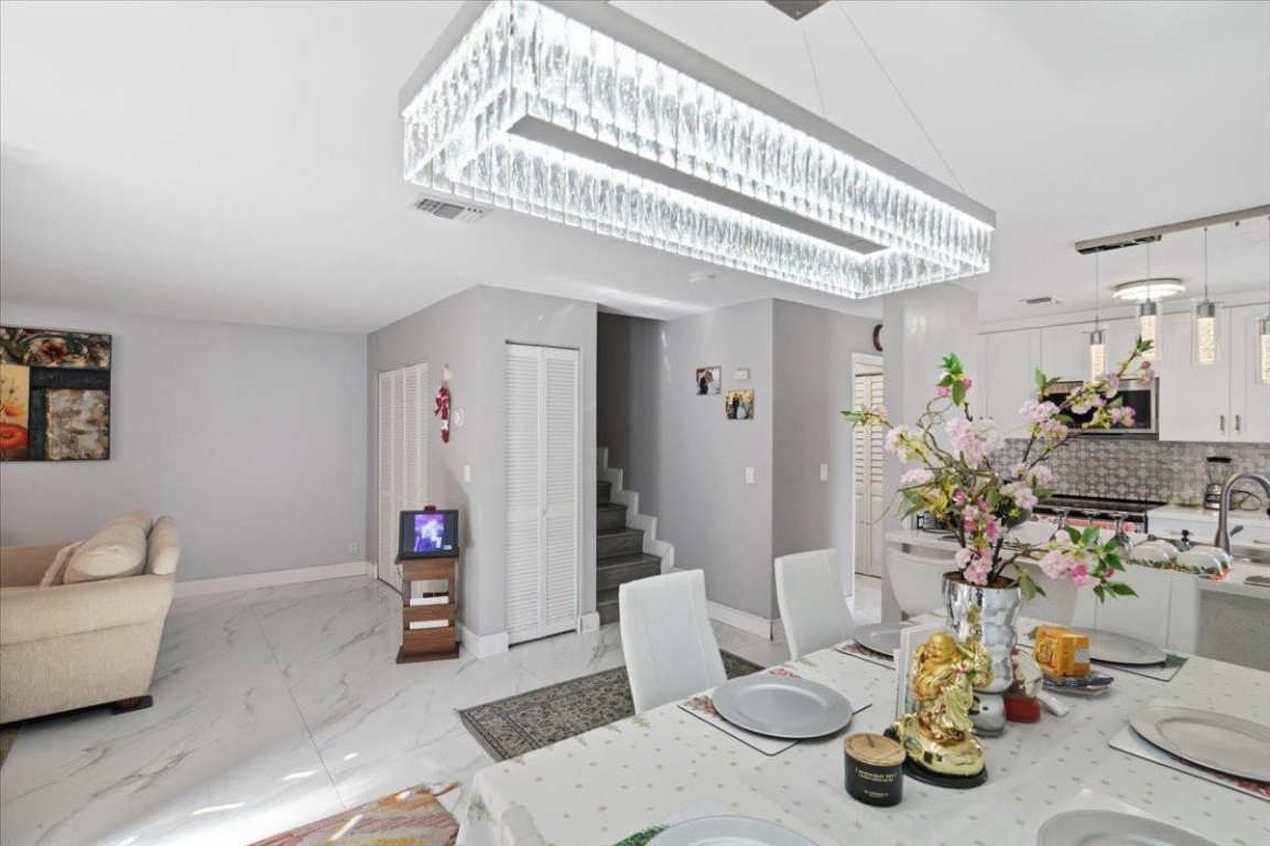 Woodlake Village Twnhms C - Residential Lease