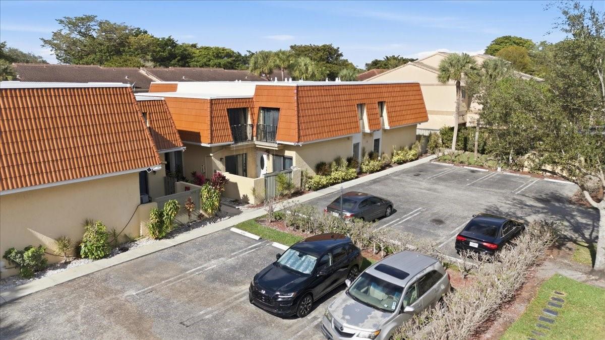 Woodlake Village Twnhms C - Residential Lease