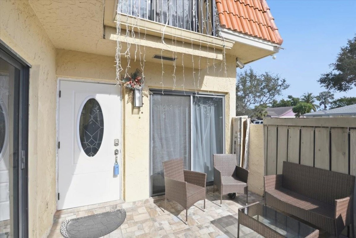 Woodlake Village Twnhms C - Residential Lease