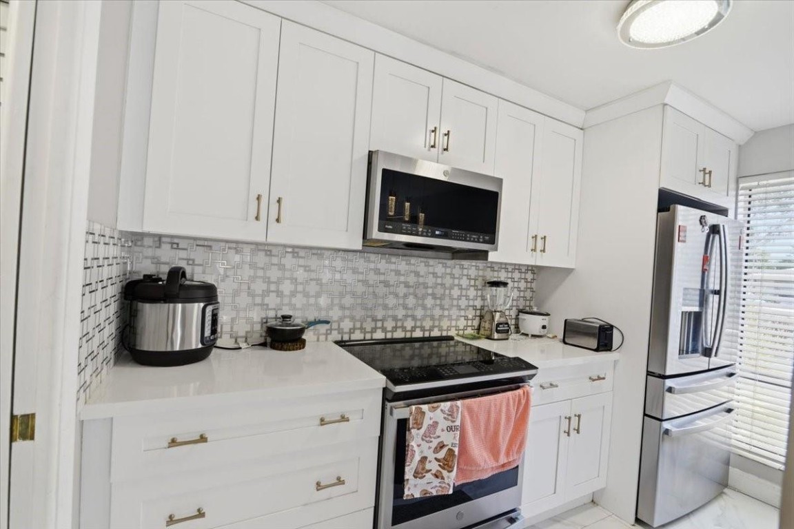 Woodlake Village Twnhms C - Residential Lease