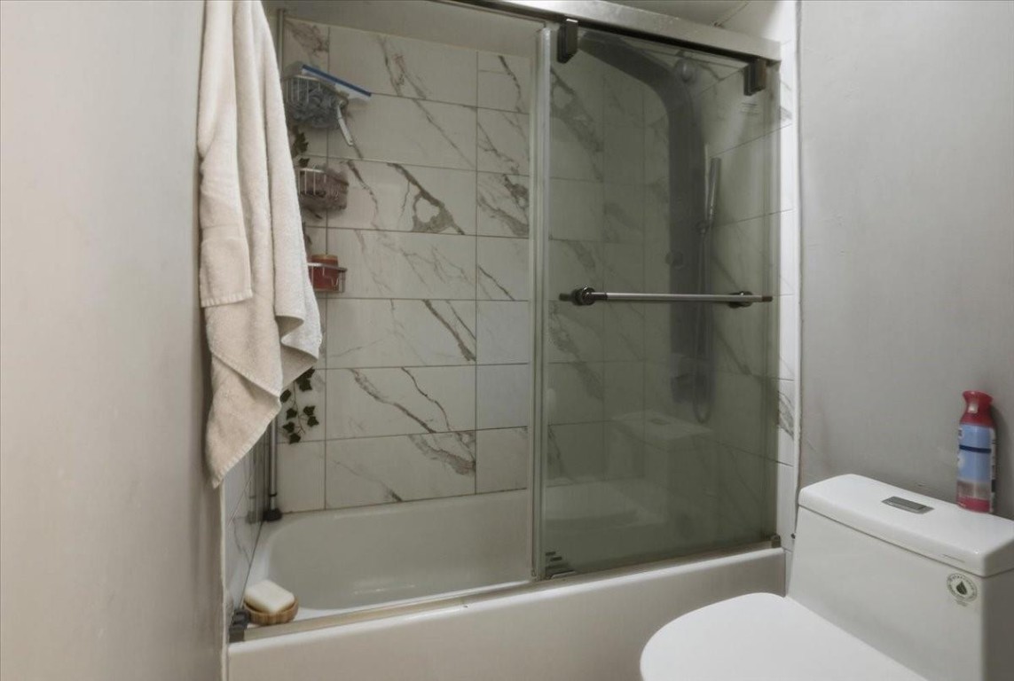 Woodlake Village Twnhms C - Residential Lease