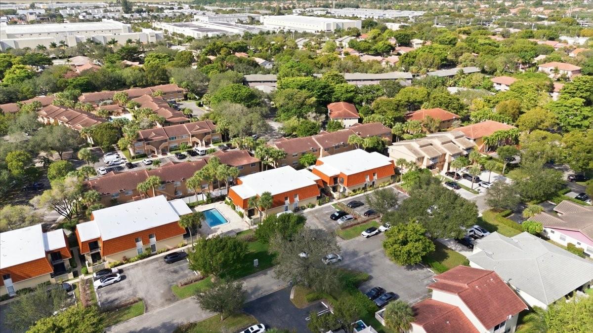 Woodlake Village Twnhms C - Residential Lease