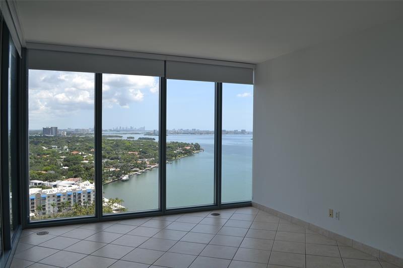 BLUE CONDO - Residential