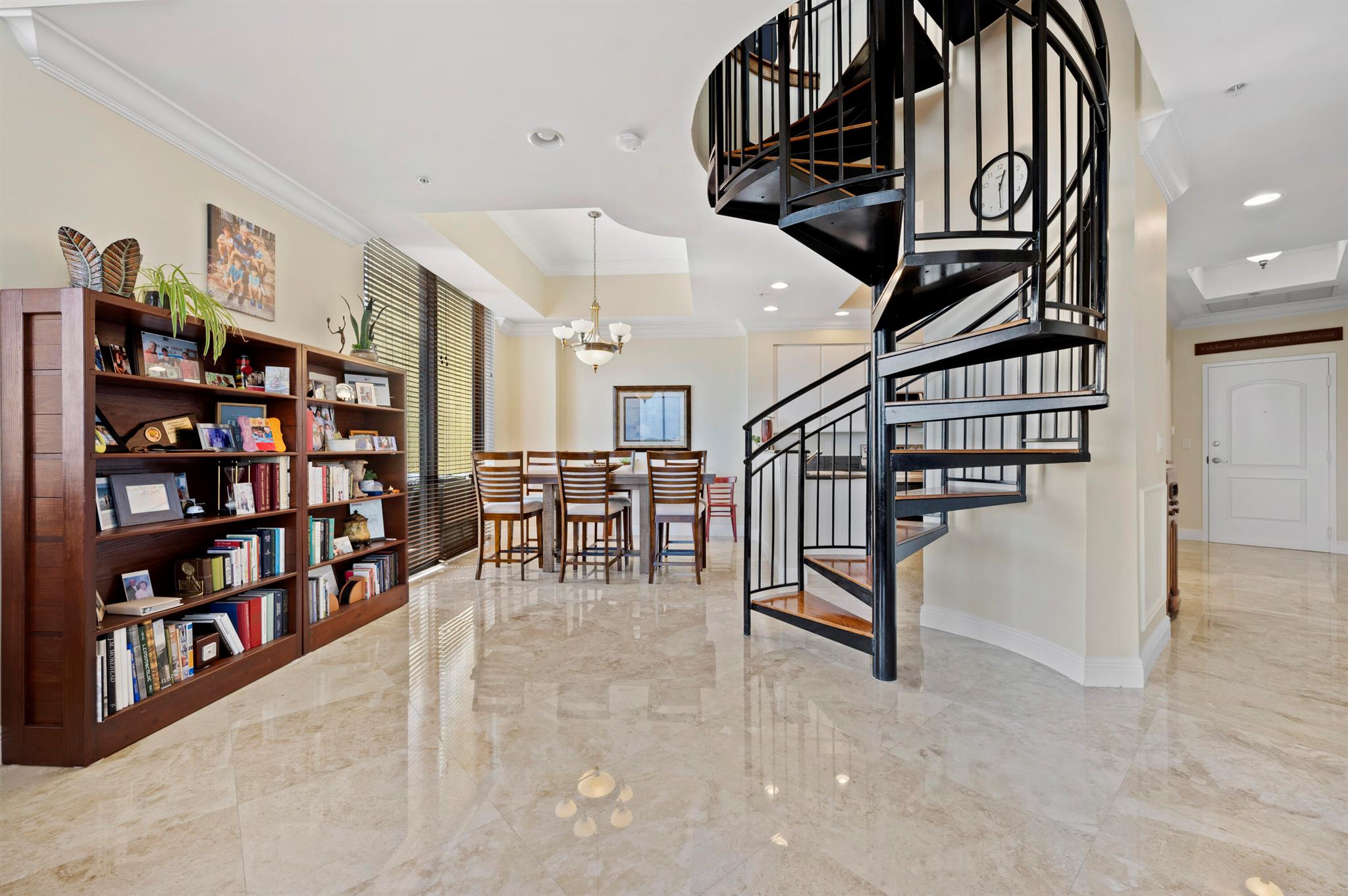 View photos, virtual tours, details... 801 S Olive Avenue 416