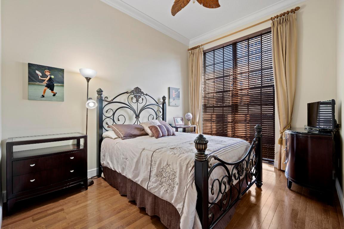 801 S Olive Avenue 416