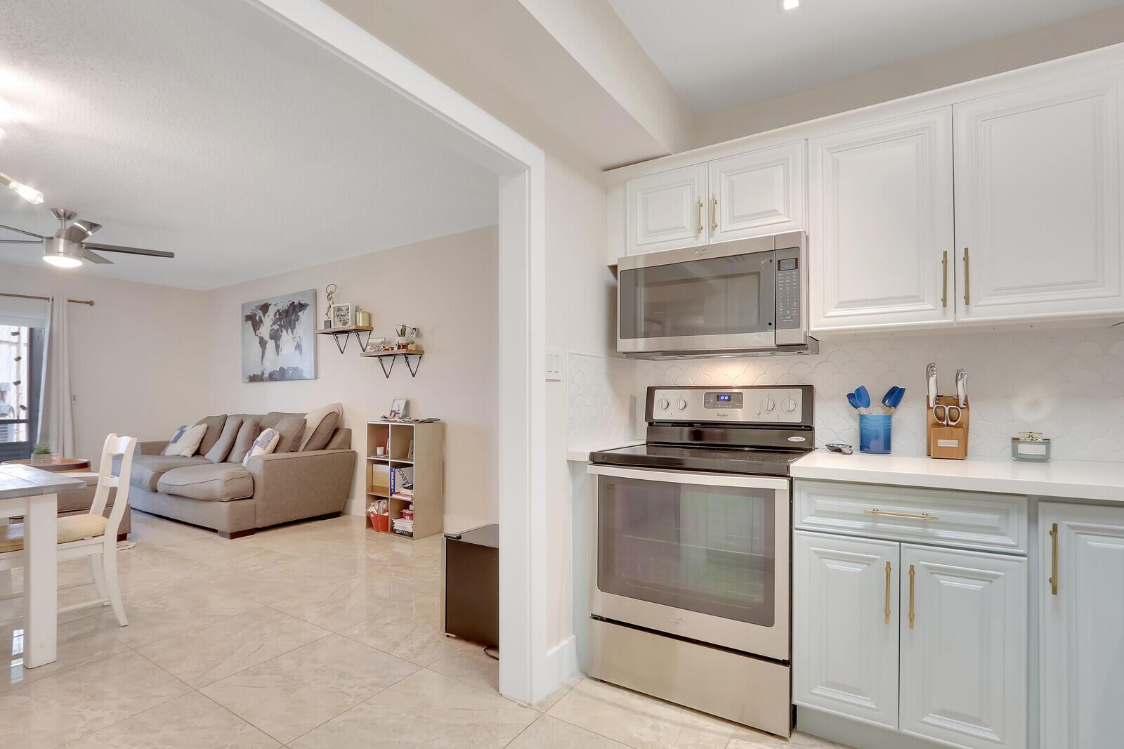 TRAILS END VILLAS INC CON - Residential Lease