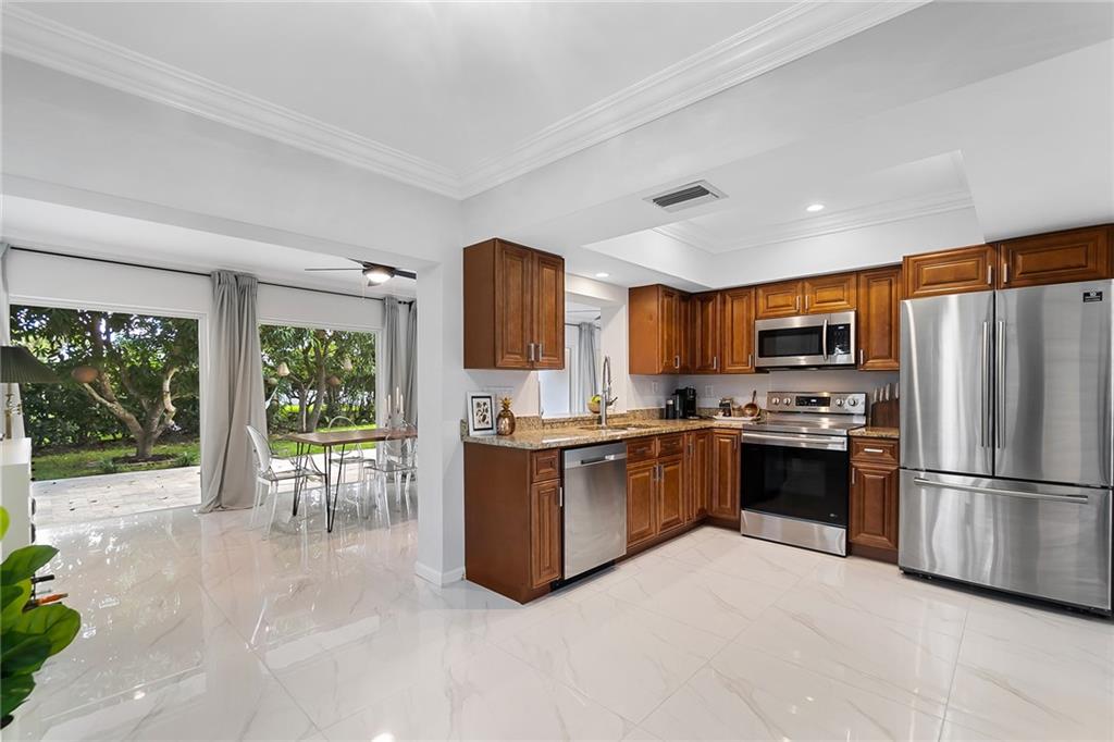 Woodlands Sec Five 67-43 - Residential