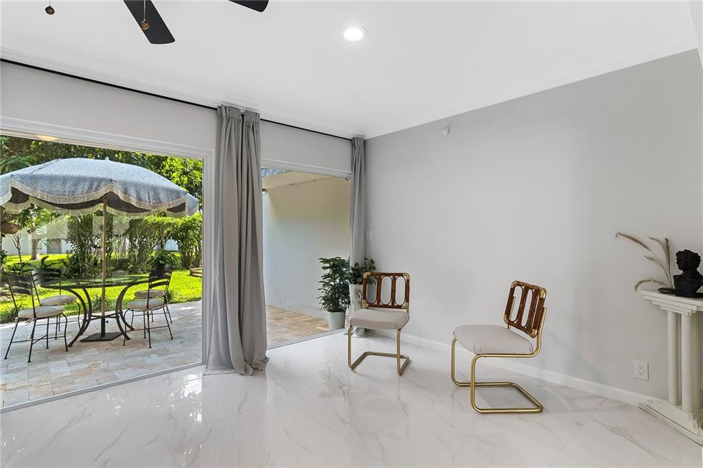 Woodlands Sec Five 67-43 - Residential