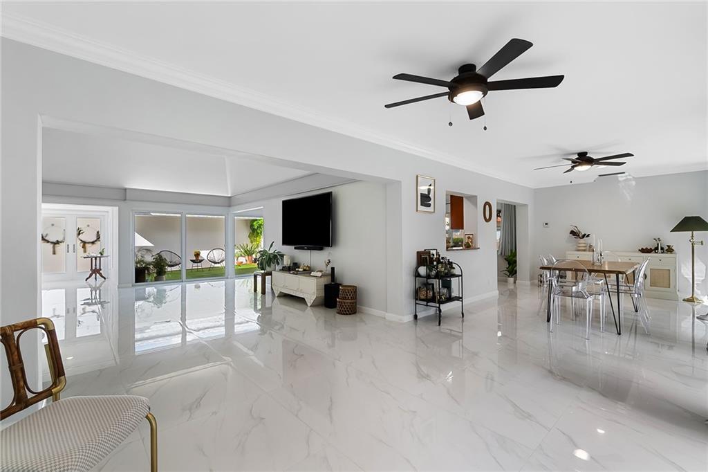 Woodlands Sec Five 67-43 - Residential