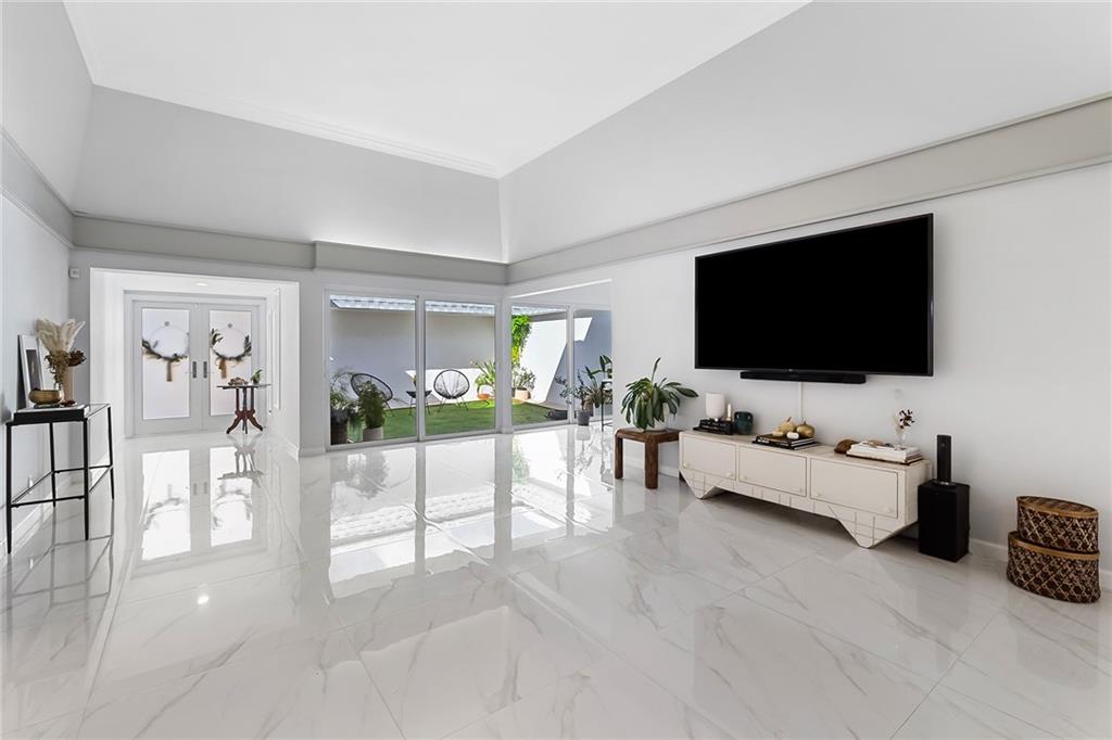 Woodlands Sec Five 67-43 - Residential