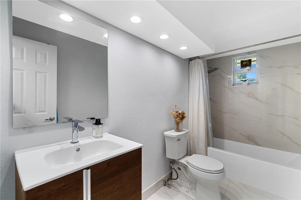 Woodlands Sec Five 67-43 - Residential