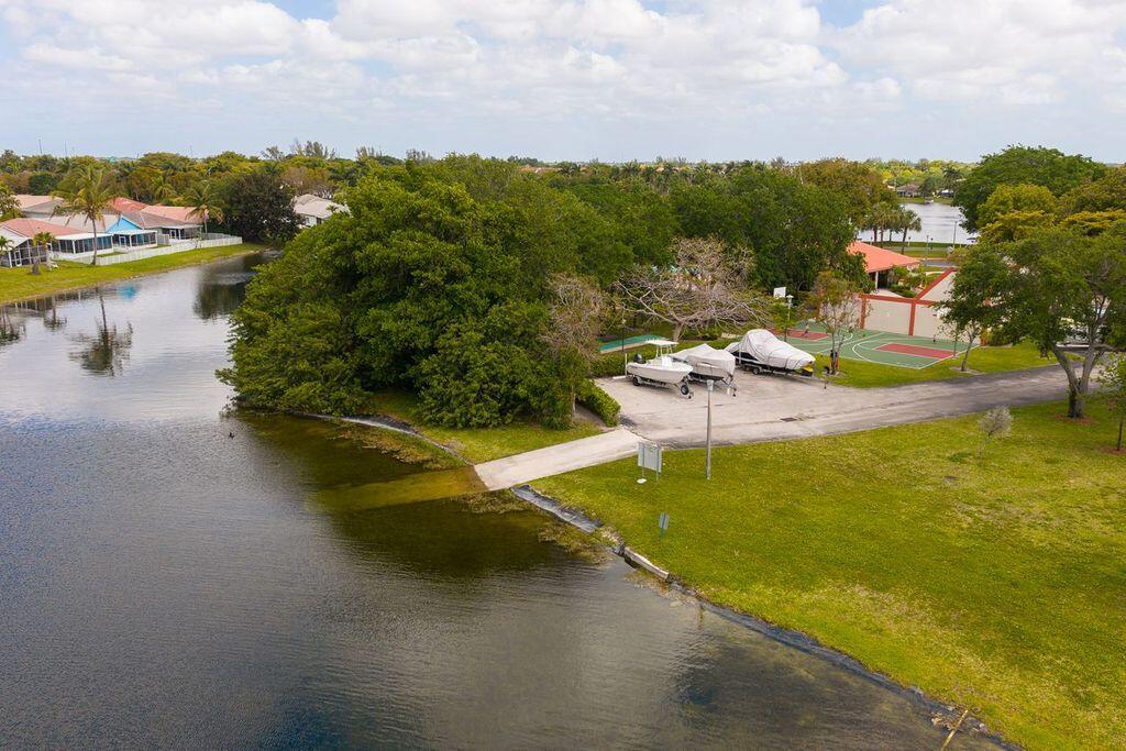 ANGLO-AMERICAN PLAT TWO - Residential Lease