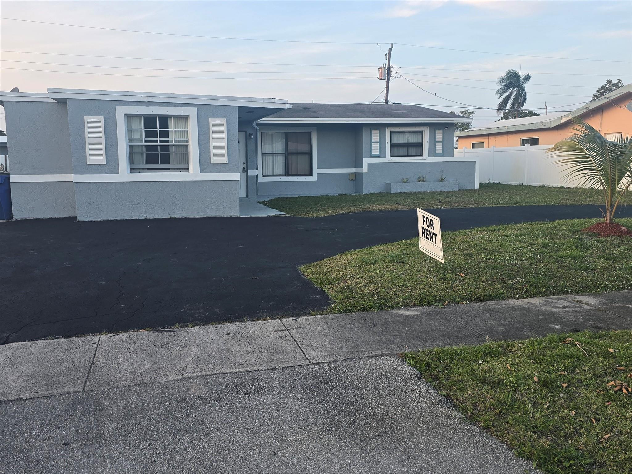 Lauderdale Lakes East Gat - Residential Lease