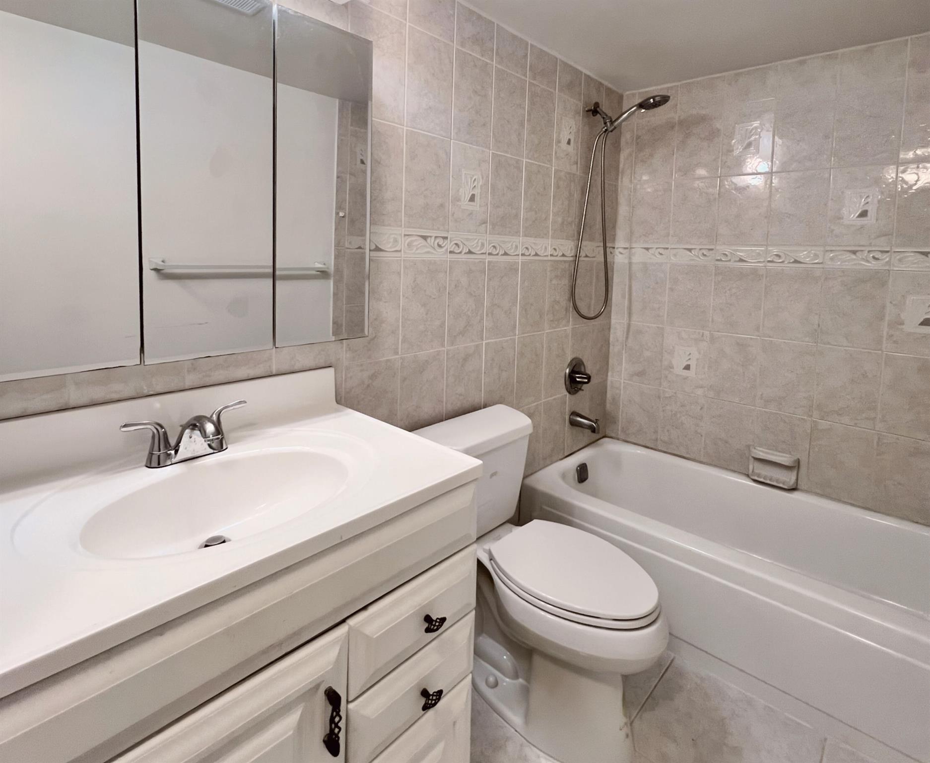 SPARROWS WALK CONDO - Residential Lease