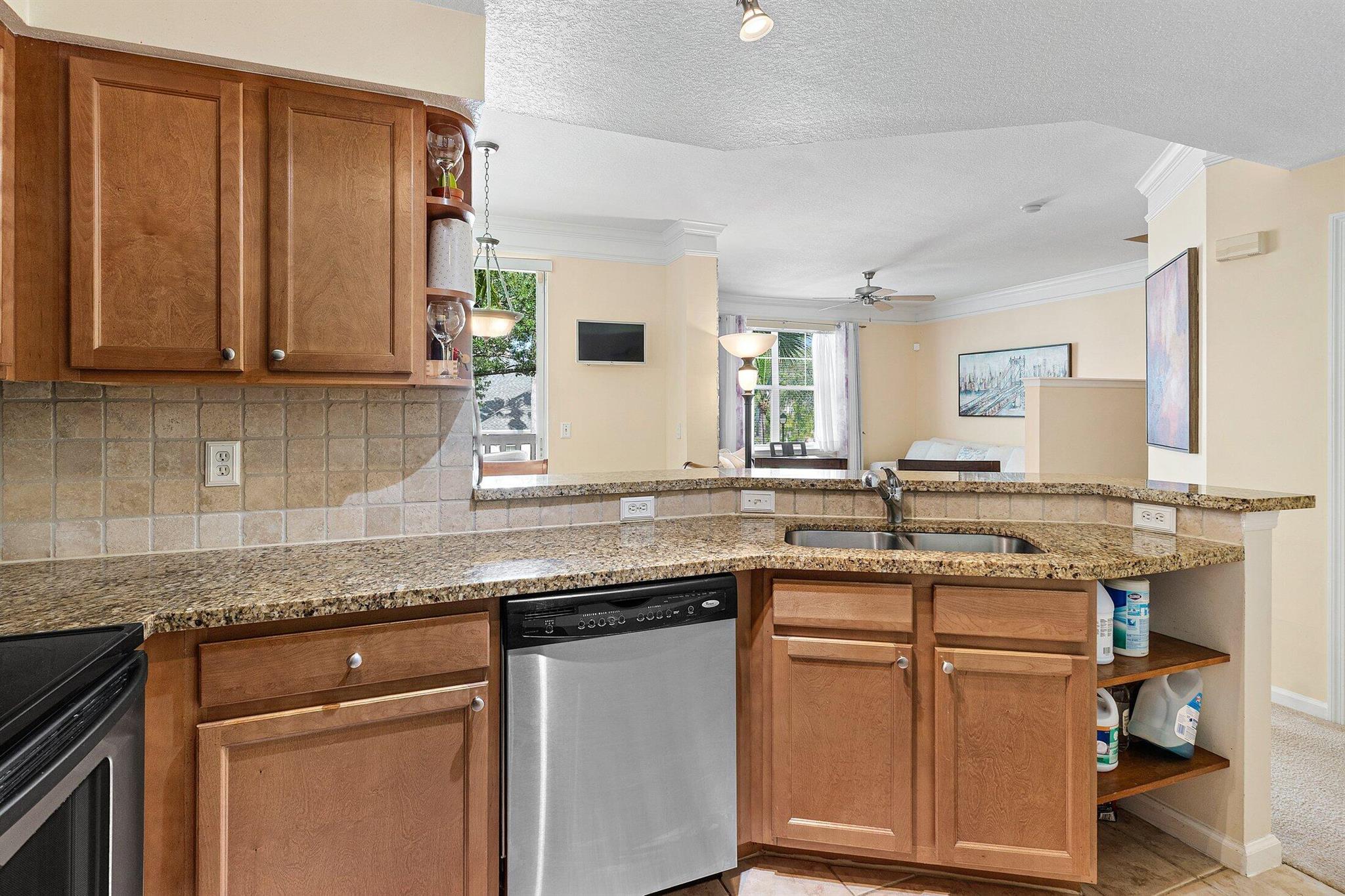 255 Murcia Drive 209, Jupiter, FL, 33458/$374,900 4 255 Murcia Drive 209