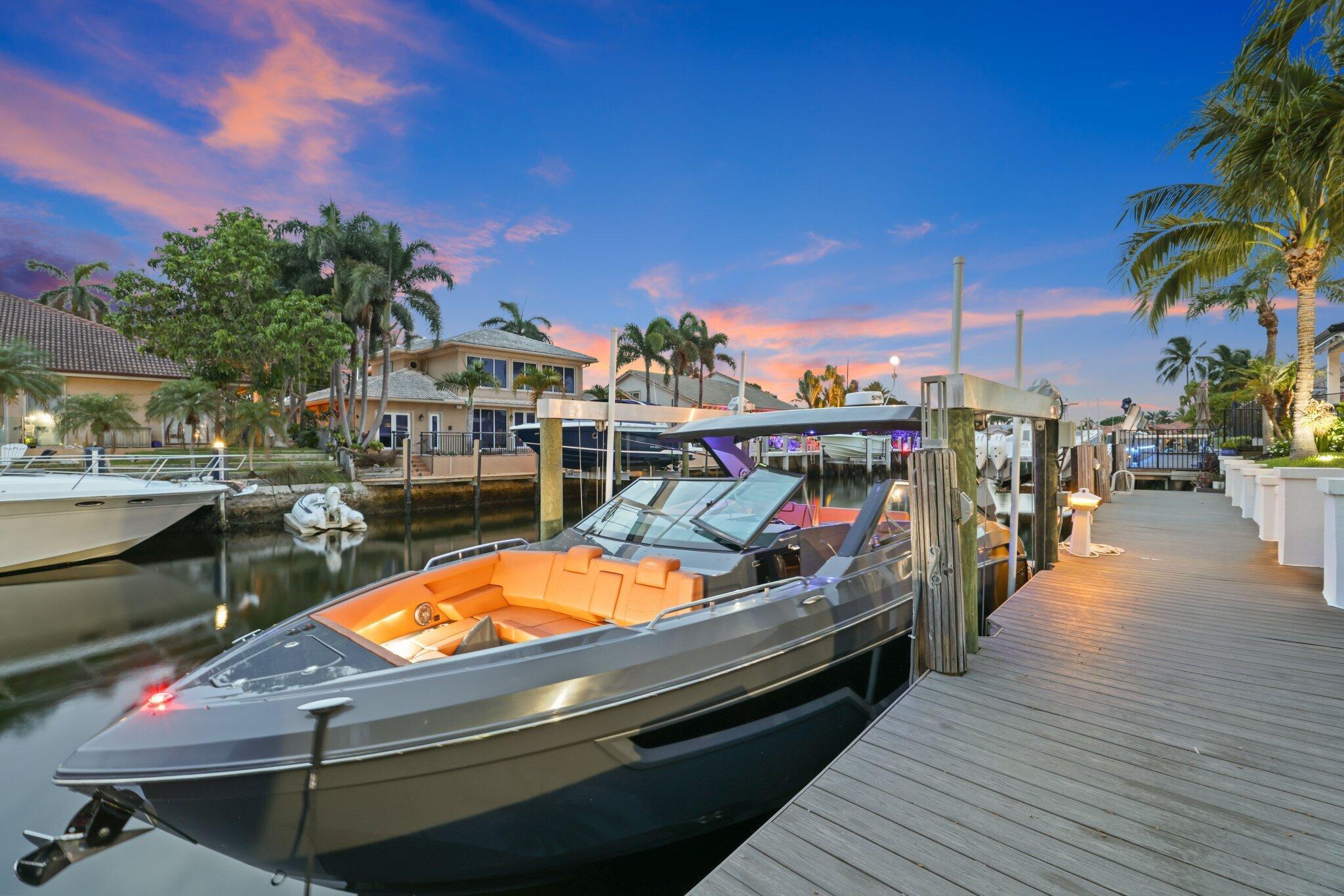 VENETIAN ISLES 3RD SEC - Residential