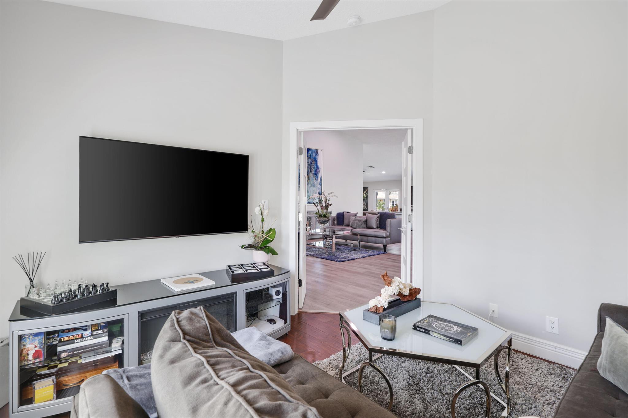 VENETIAN ISLES 3RD SEC - Residential