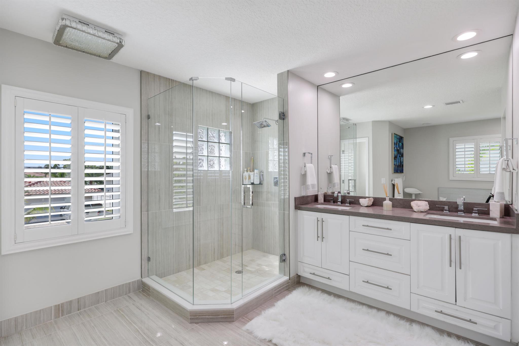 VENETIAN ISLES 3RD SEC - Residential